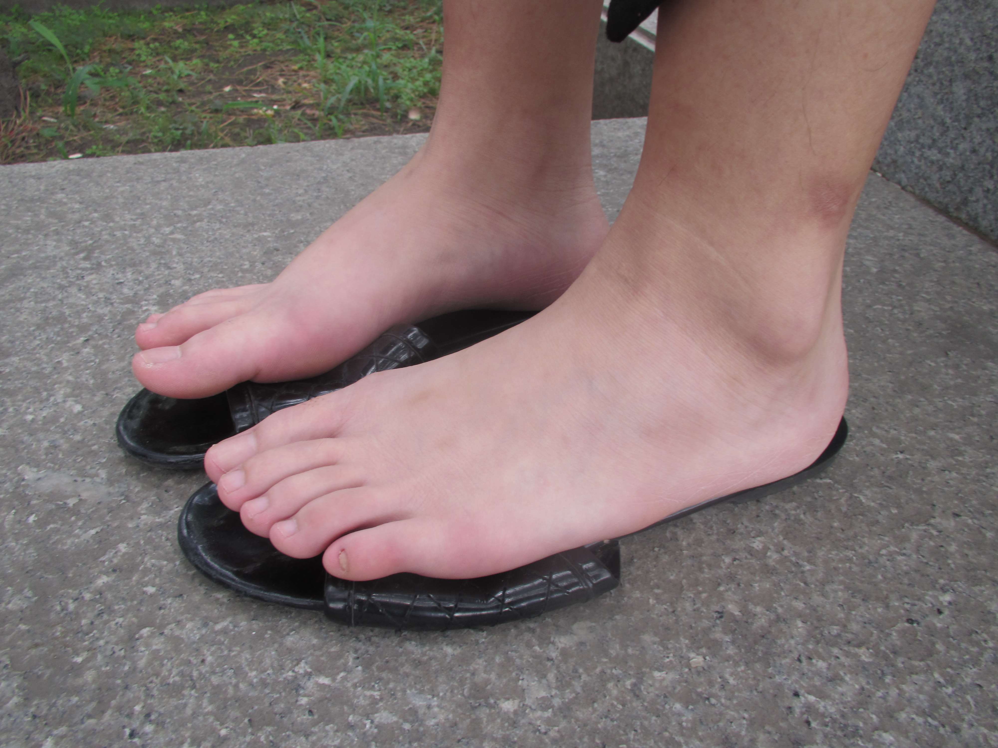 《Amy公园石凳【视频1个网盘下载】》作品图