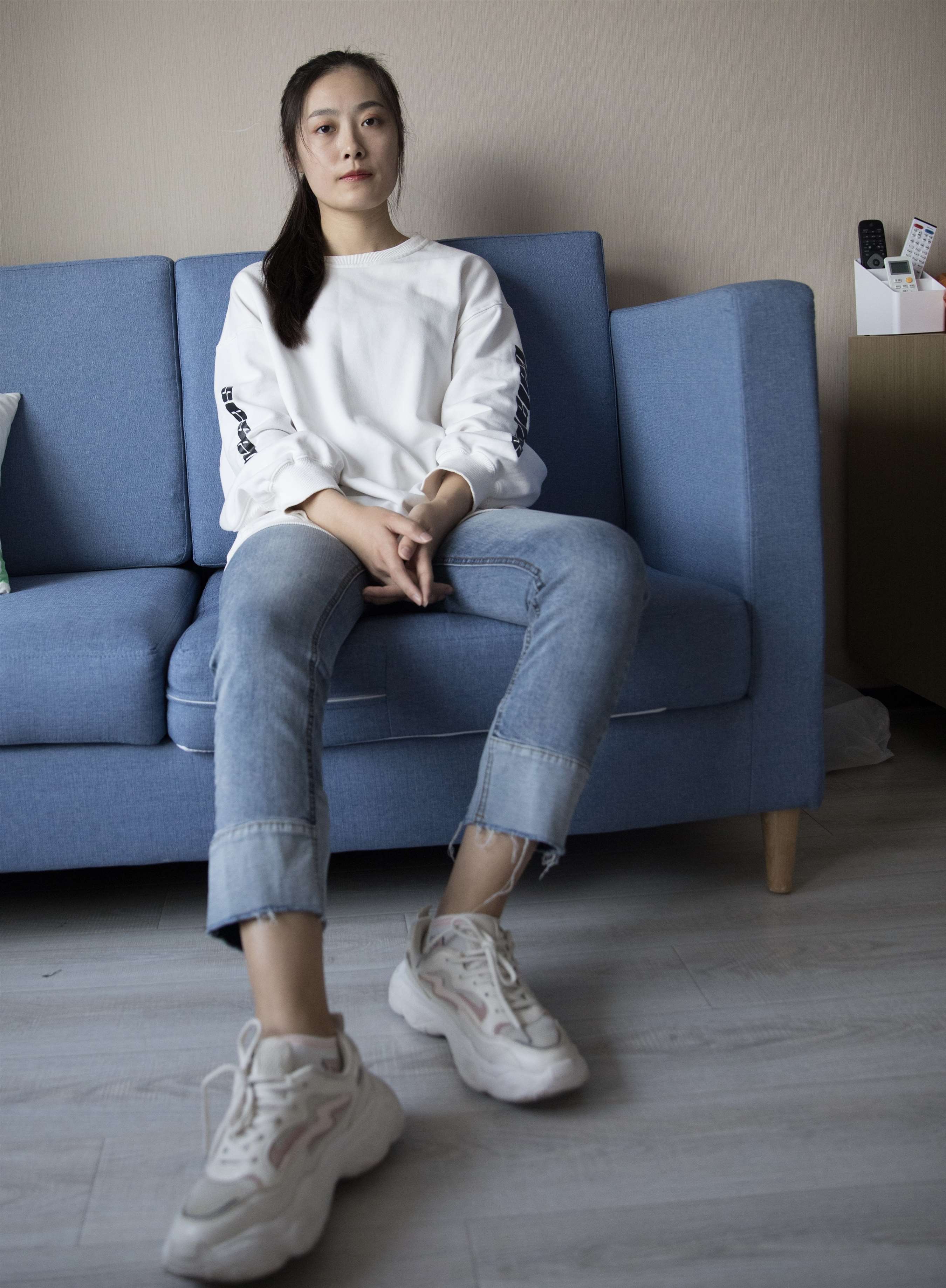 《运动鞋の棉袜脚丫【视频一个网盘下载】》作品图