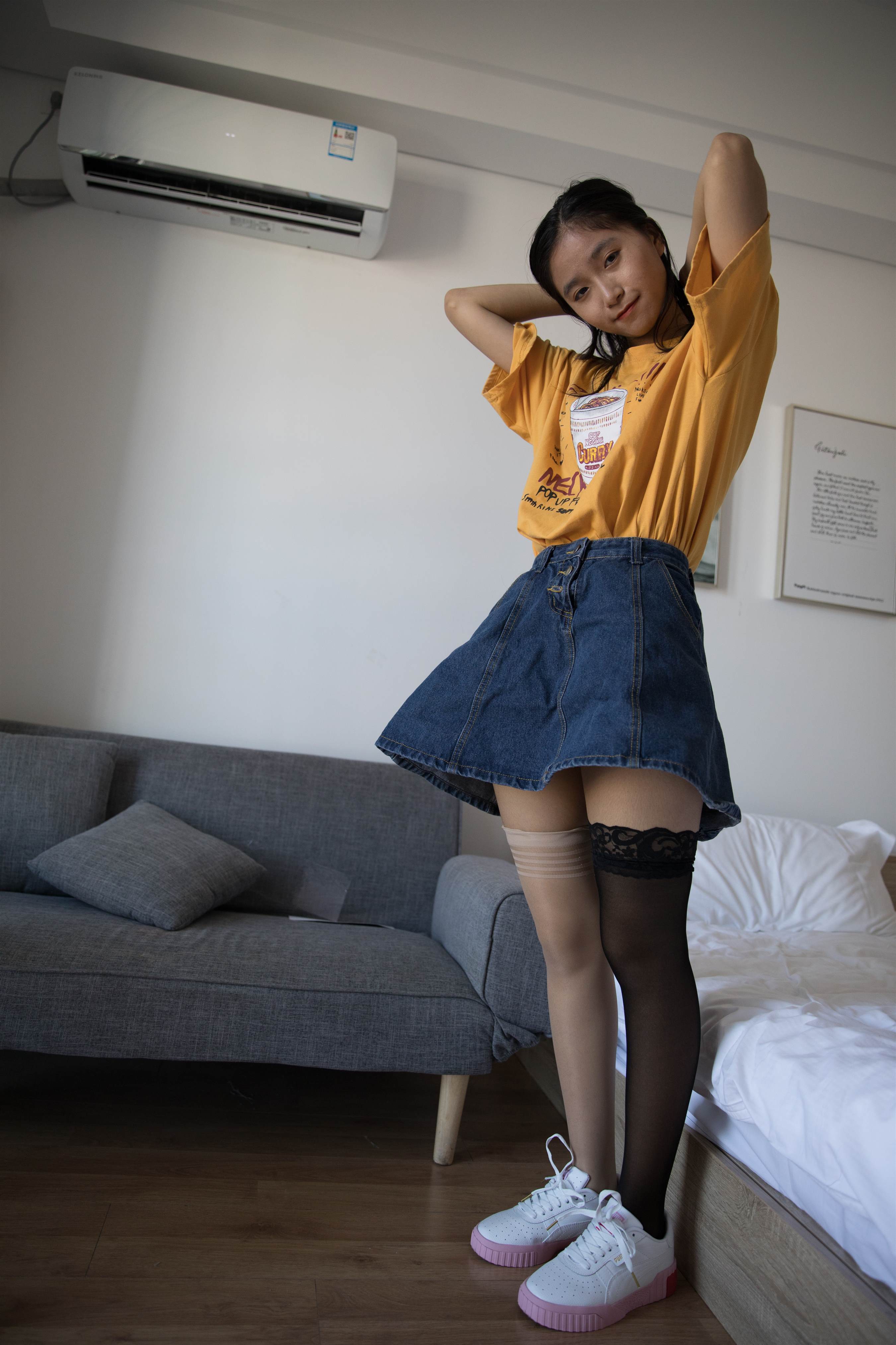 《学妹多套袜子脚丫【视频1个网盘下载】》作品图