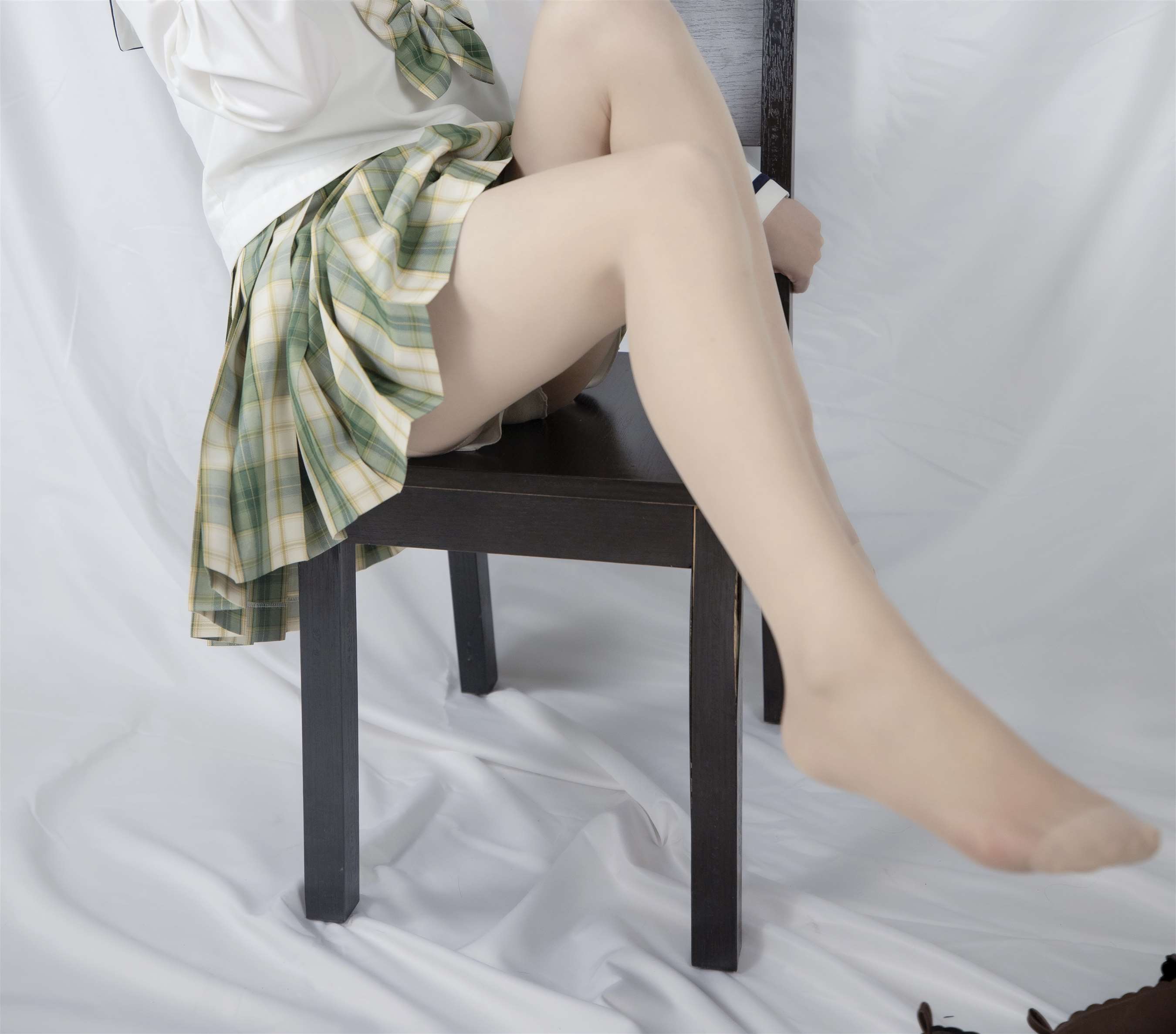 《JK软妹水手服の丝足》作品图