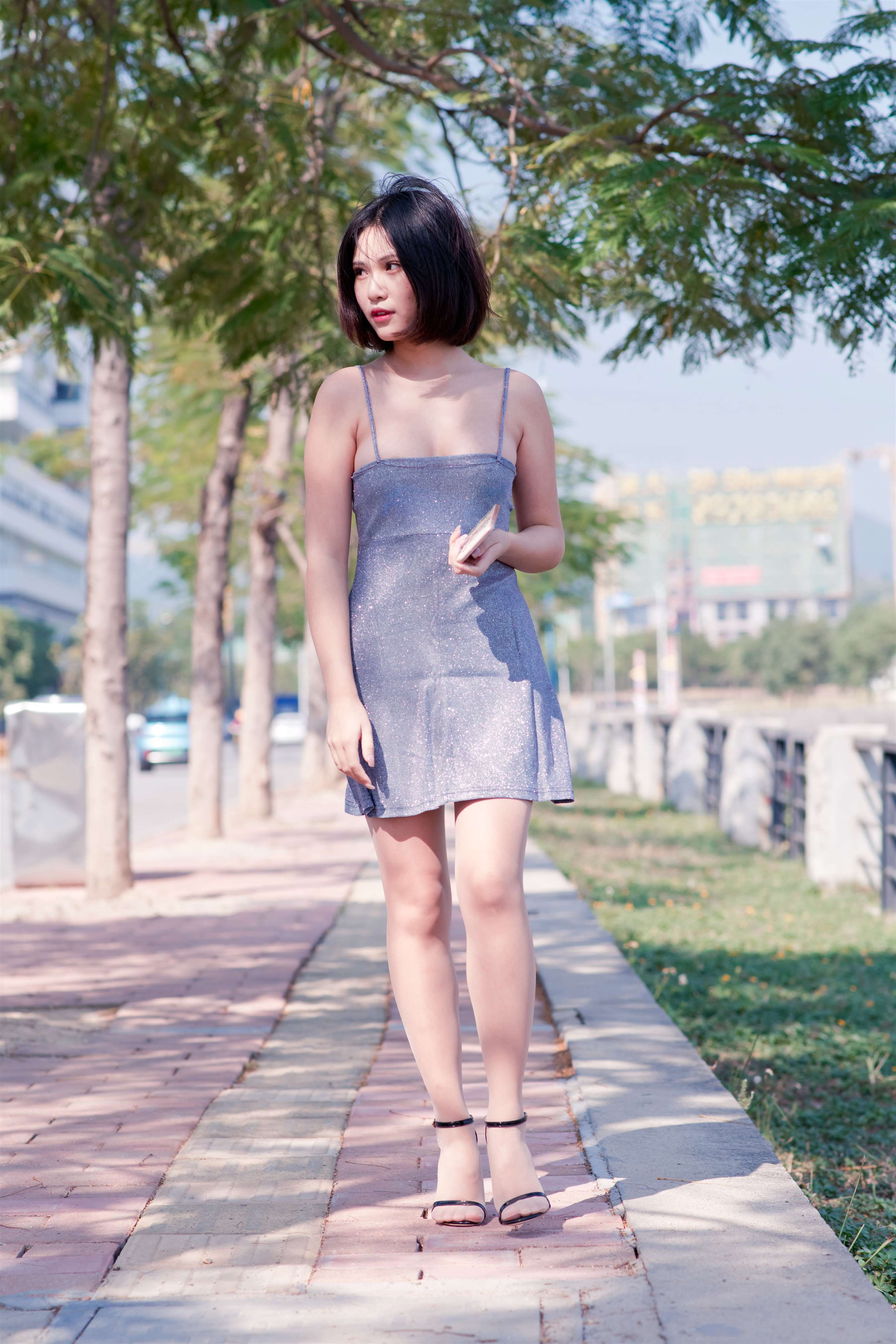 《萌宝儿吊带裙の丝脚丫【视频1个网盘下载】》作品图