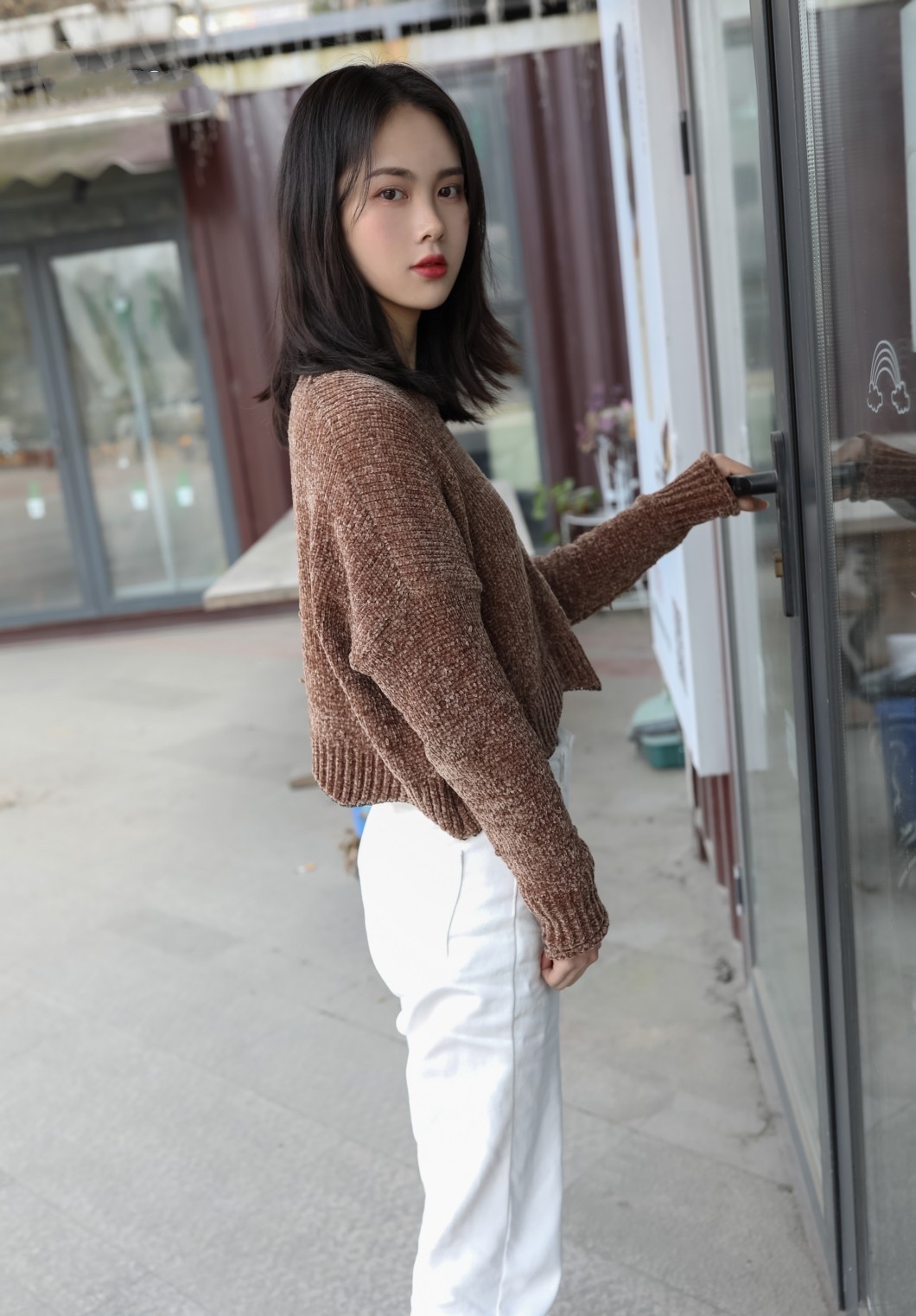 《球鞋の棉袜脚》作品图