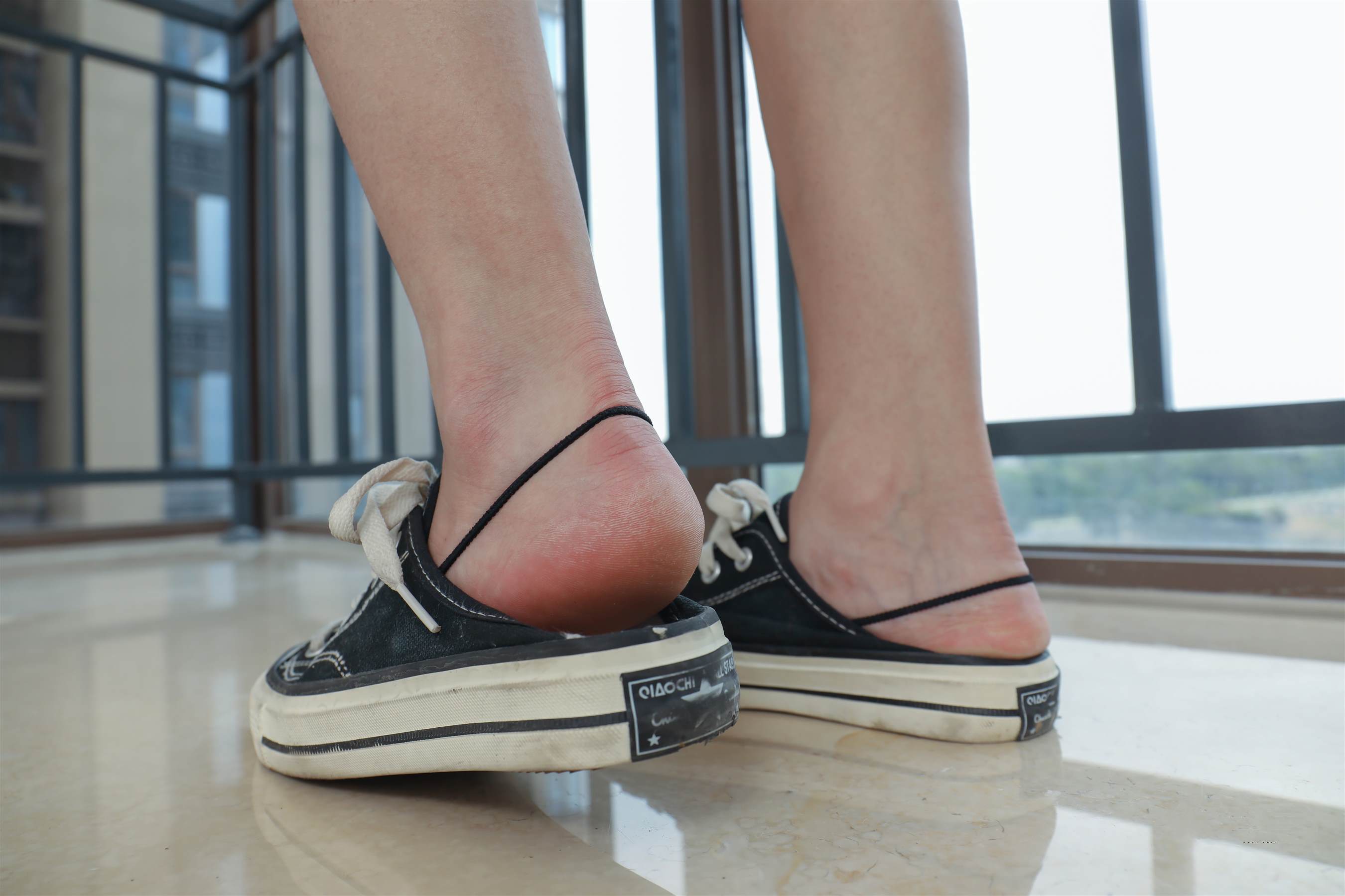 《船袜嫩足玩物》作品图