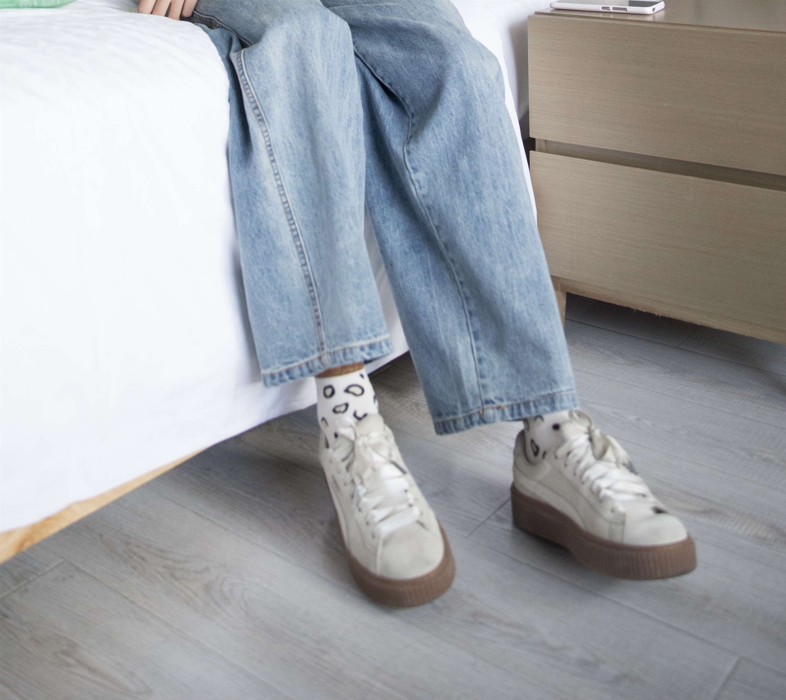 《牛仔斑点棉袜脚【视频1个网盘下载】》作品图