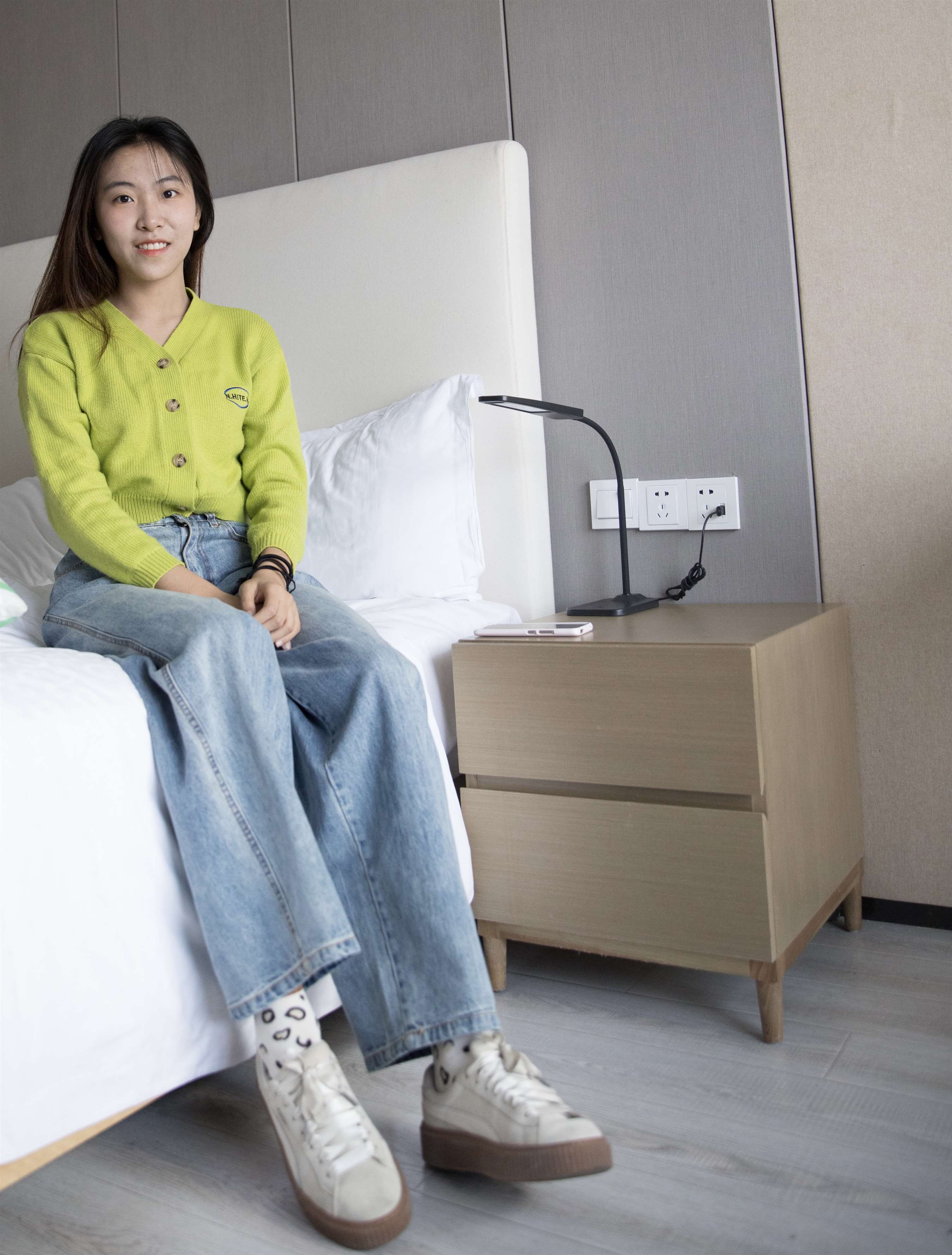 《牛仔斑点棉袜脚【视频1个网盘下载】》作品图