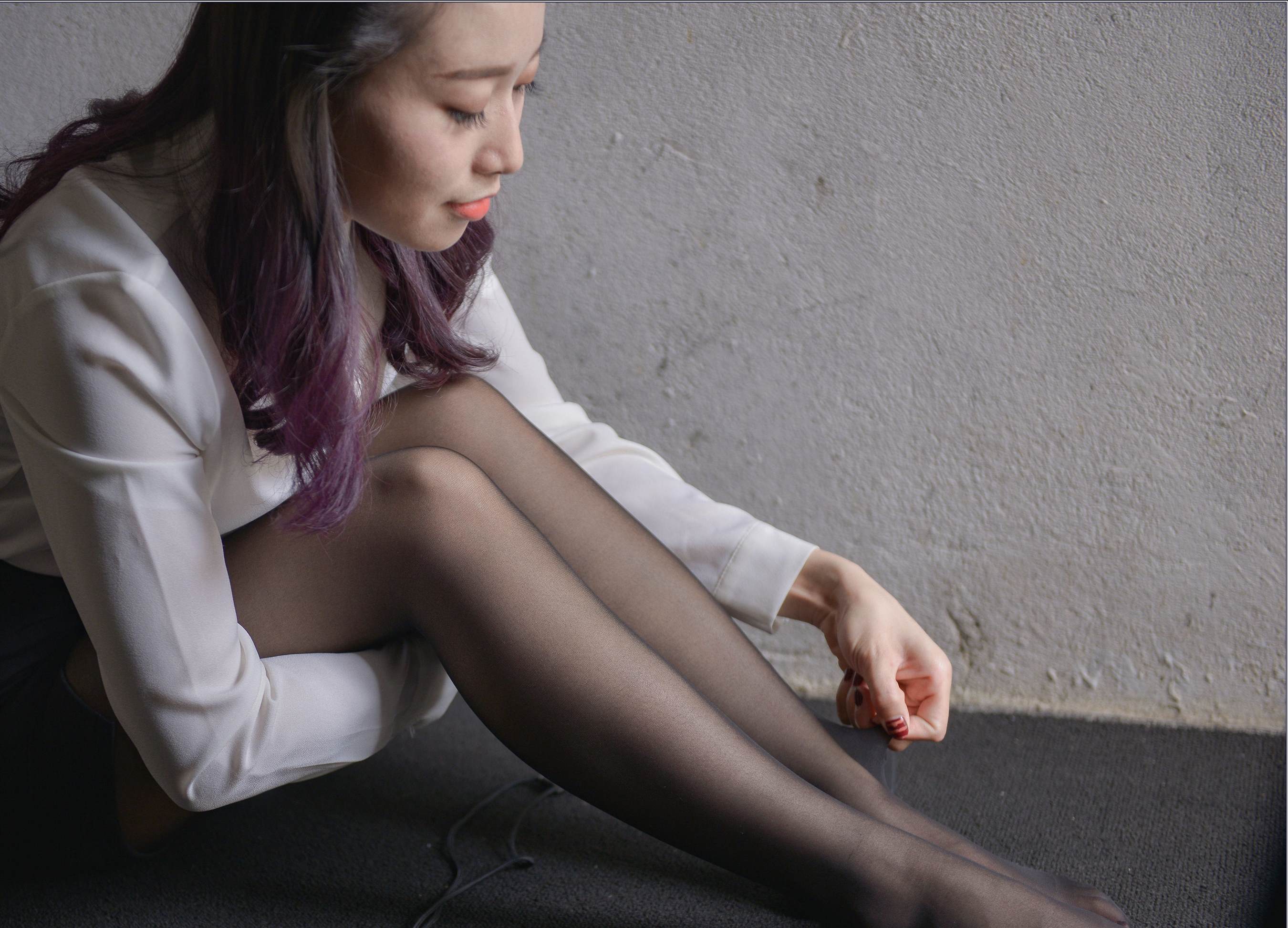 《小姐姐穿黑丝过程》作品图