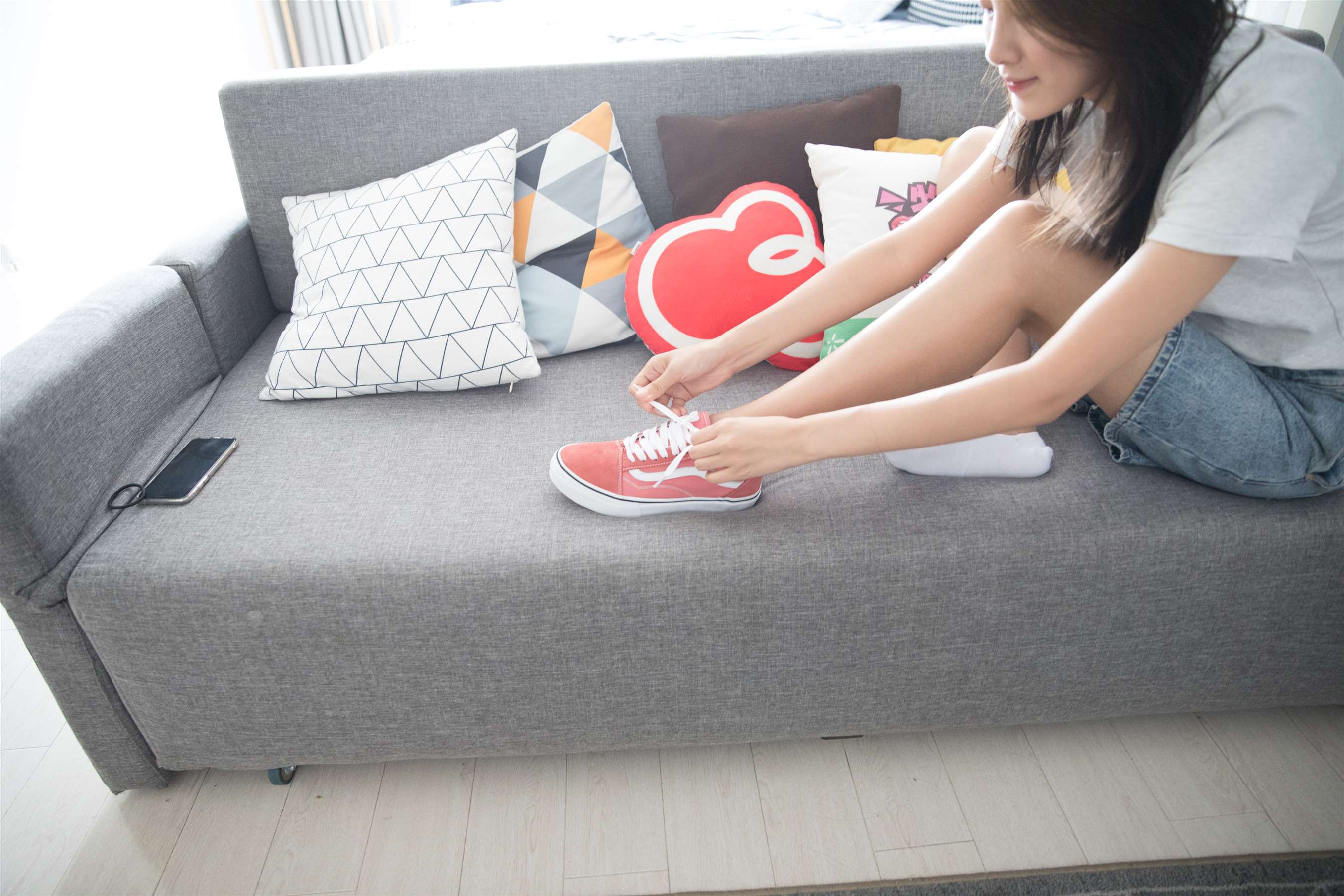 《板鞋白船袜脚【视频1个网盘下载】》作品图