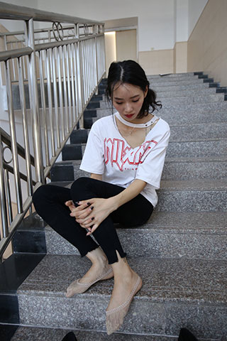 大三学姐板鞋の船袜脚丫