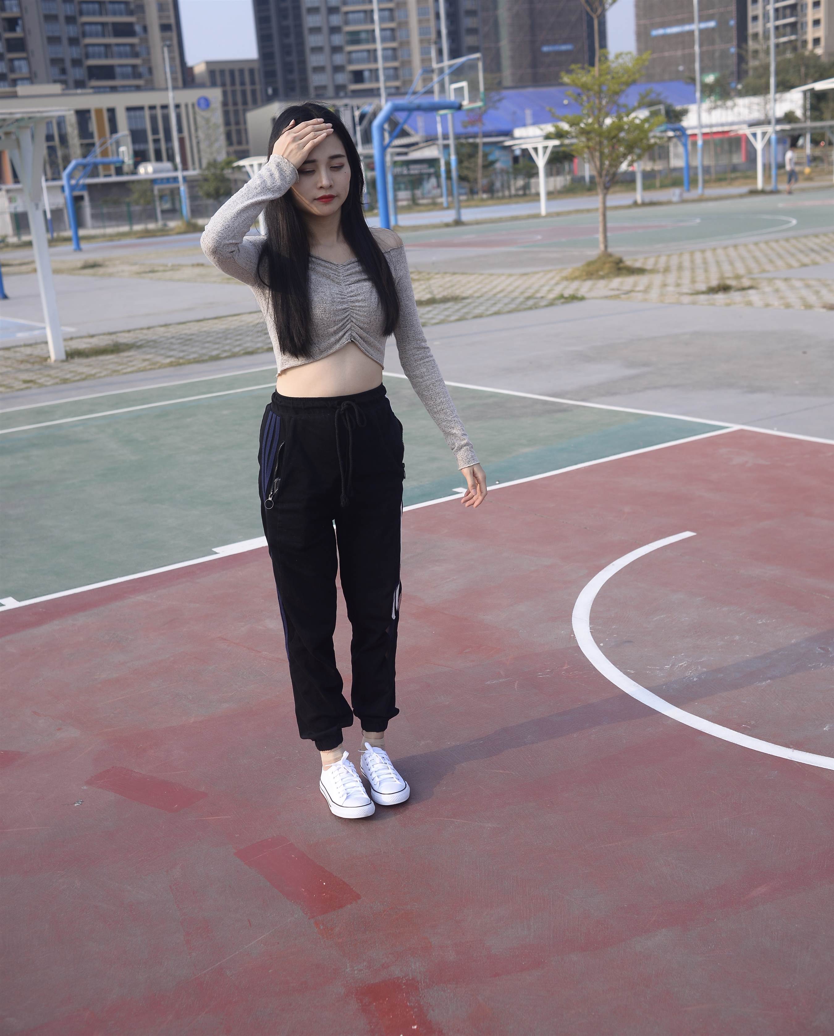 《帆布鞋の短丝脚丫【视频1个网盘下载】》作品图