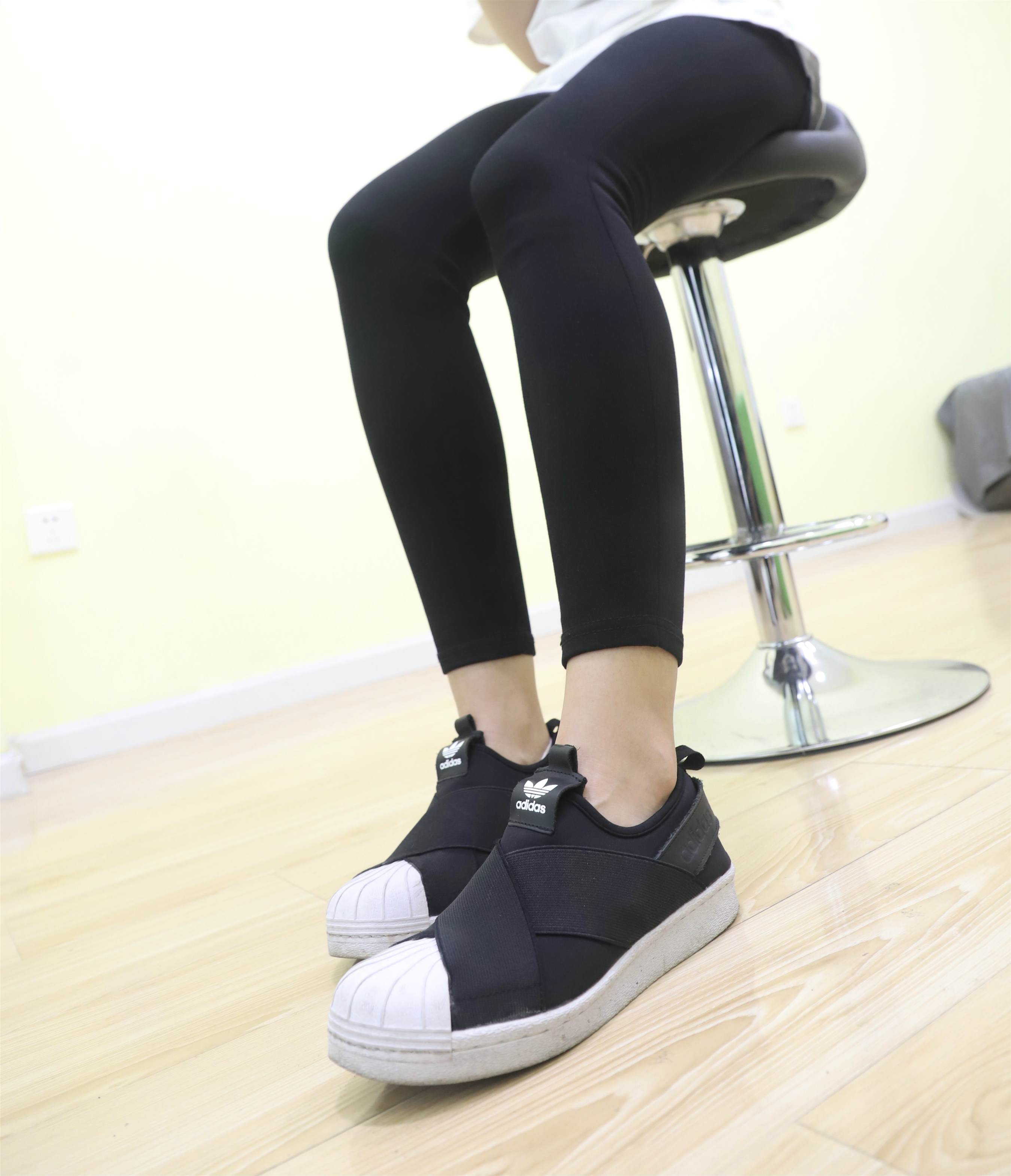 《休闲装の船袜脚》作品图