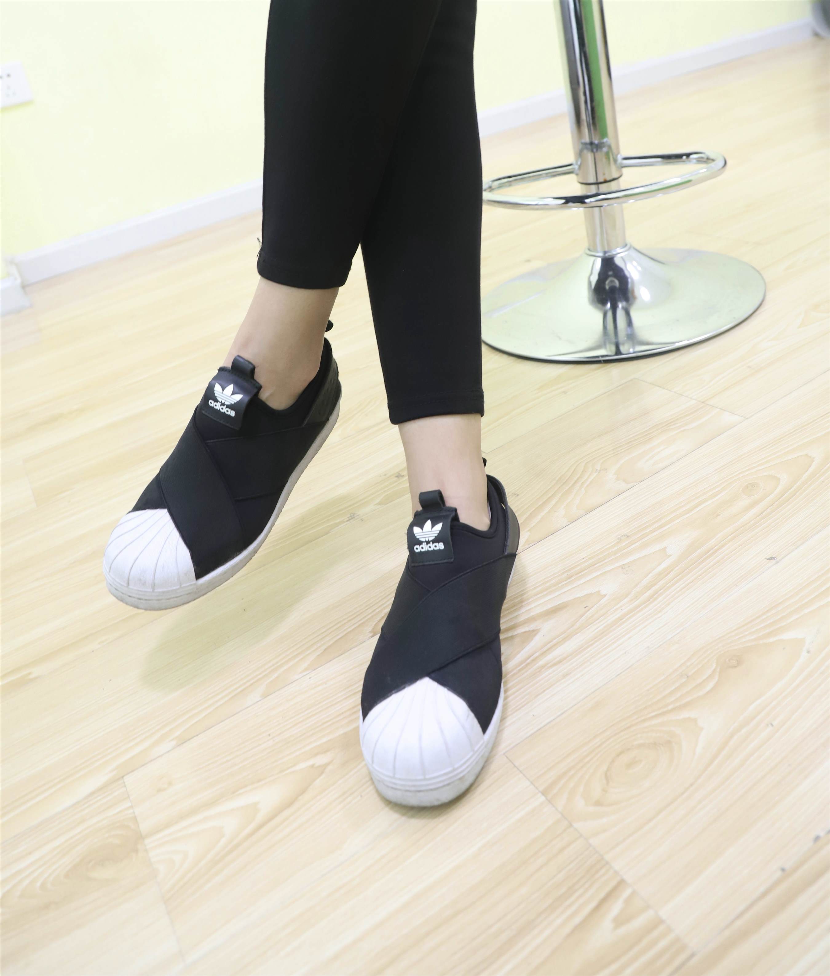 《休闲装の船袜脚》作品图