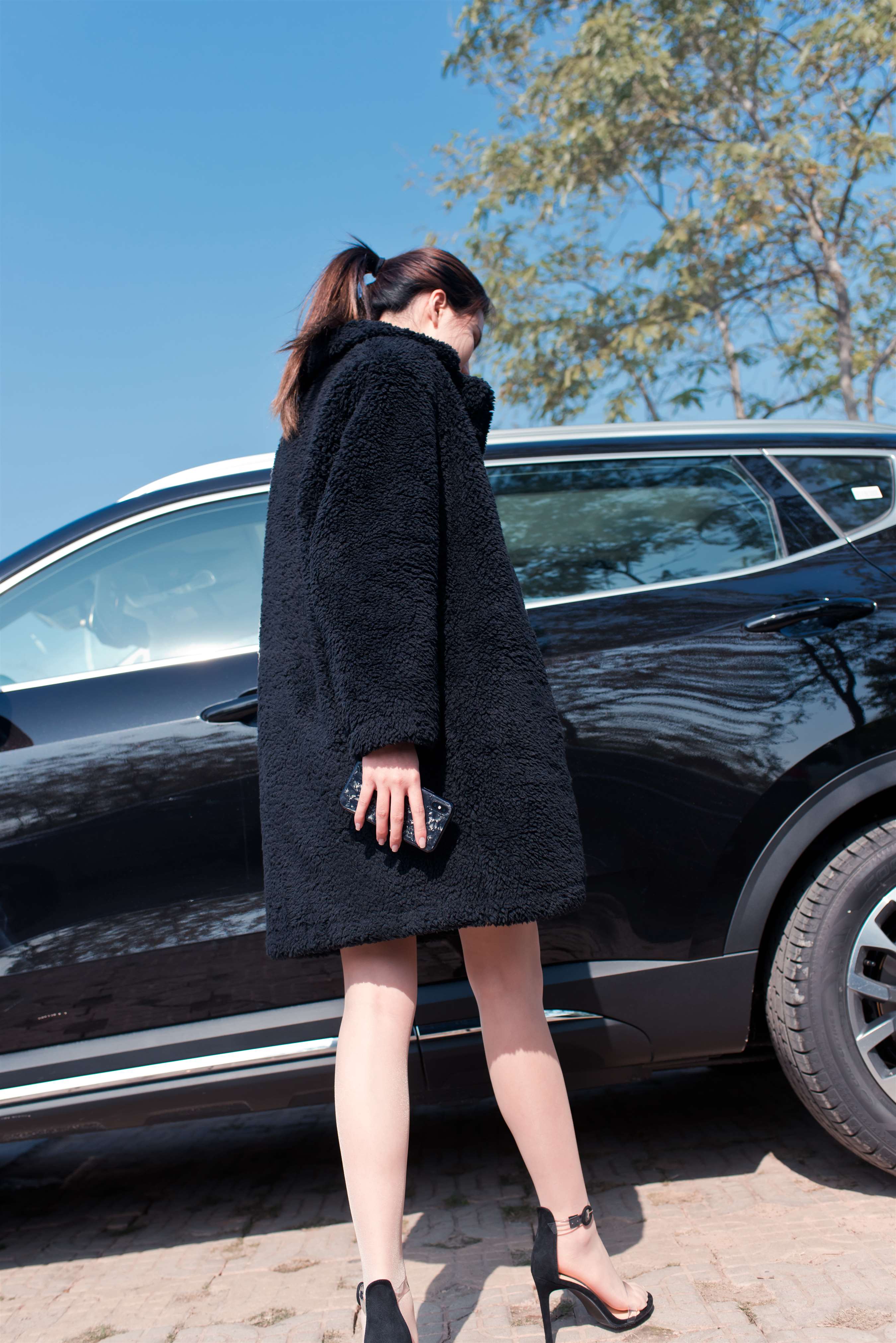 《高叉肉丝玩滑板》作品图