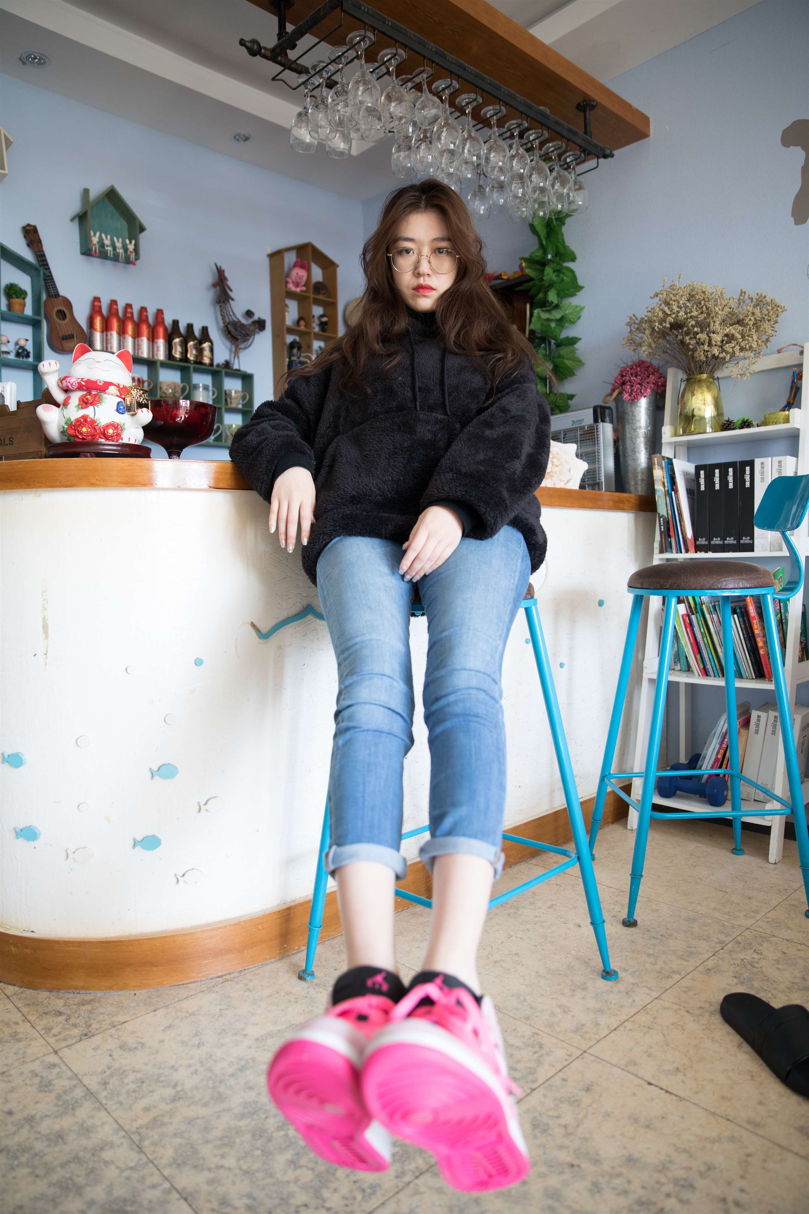 《八分牛仔の船袜脚【视频1个网盘下载】》作品图