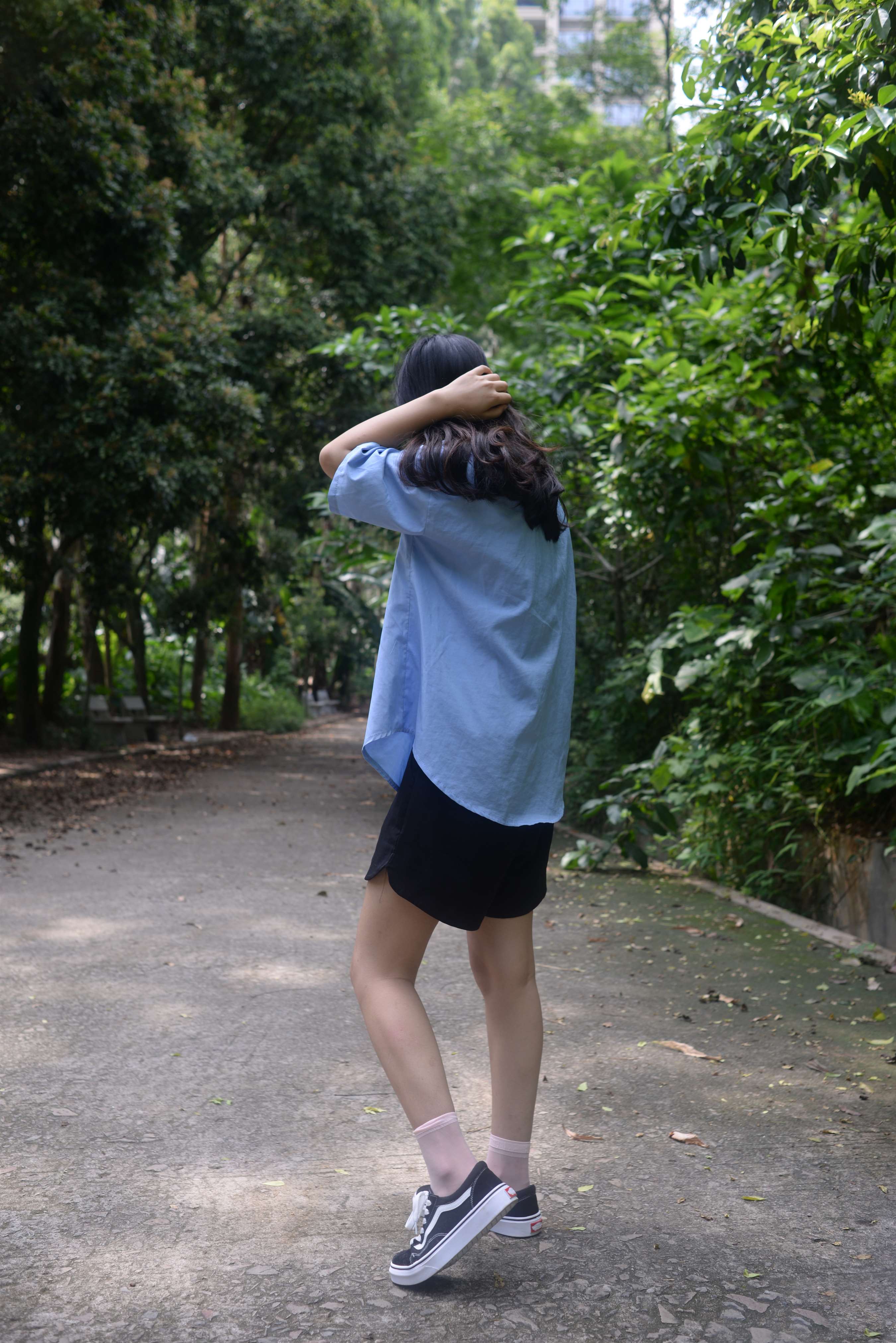 《林间小道》作品图