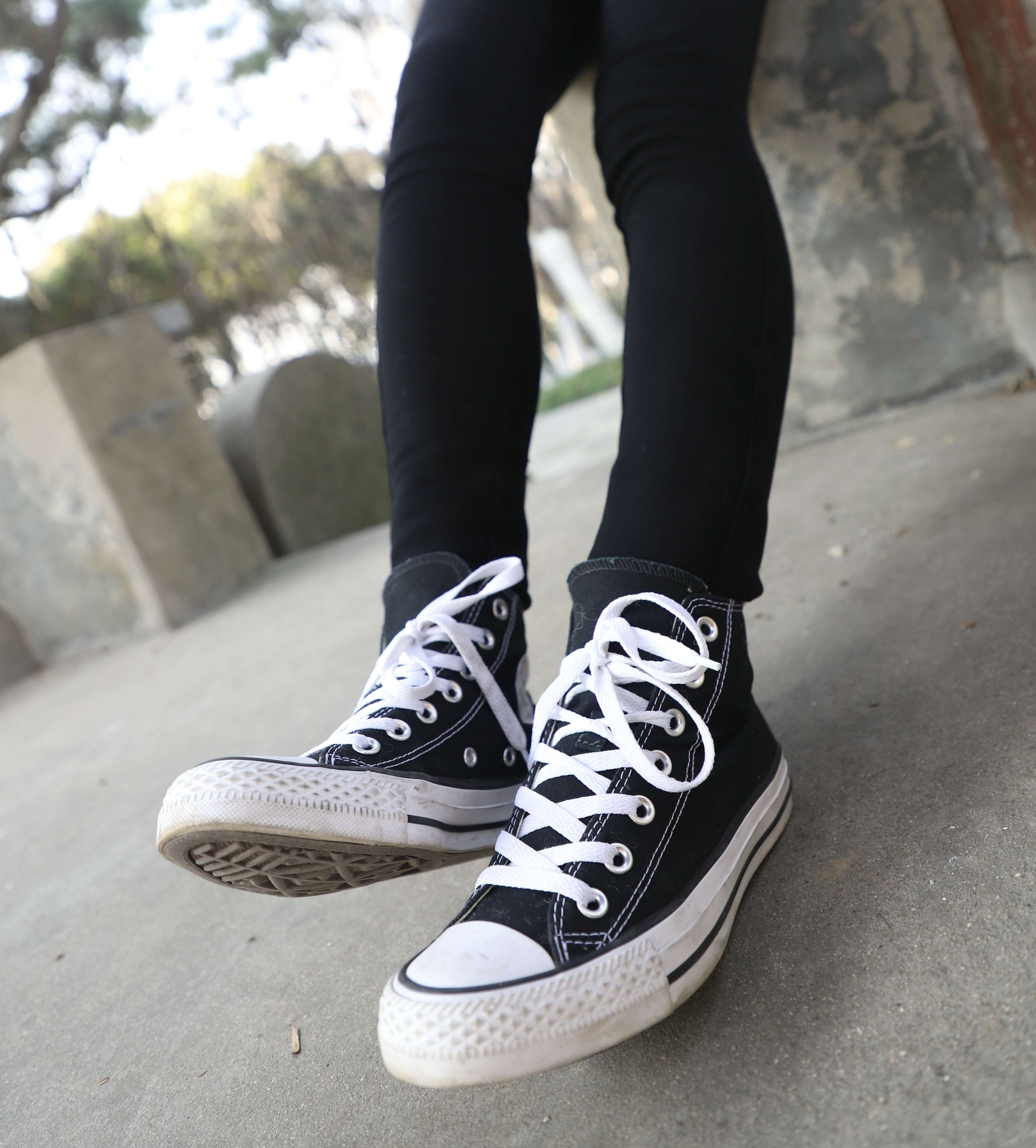 《高帮帆布鞋の棉袜脚丫》作品图