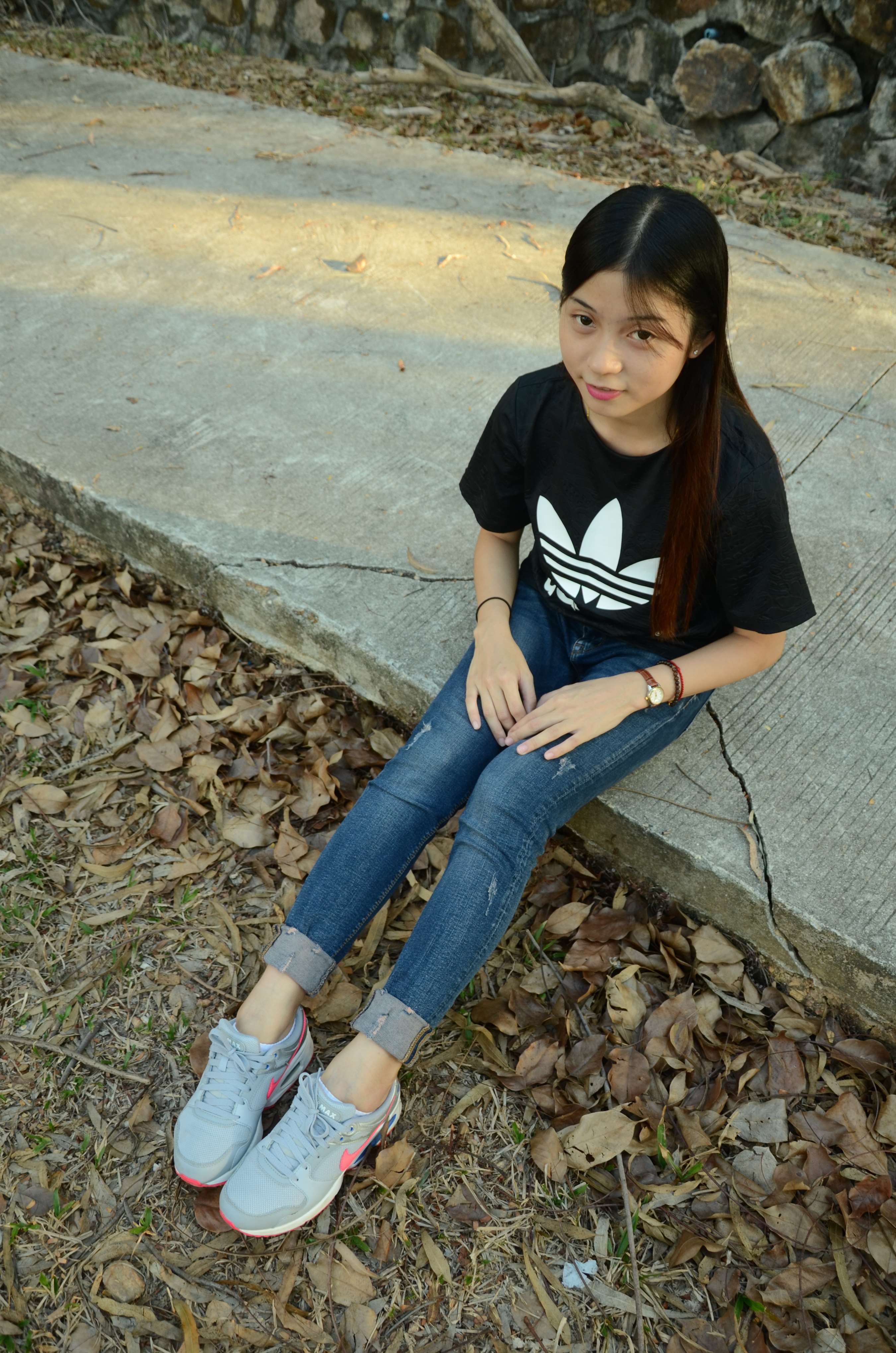 《后山yue拍棉袜少女》作品图