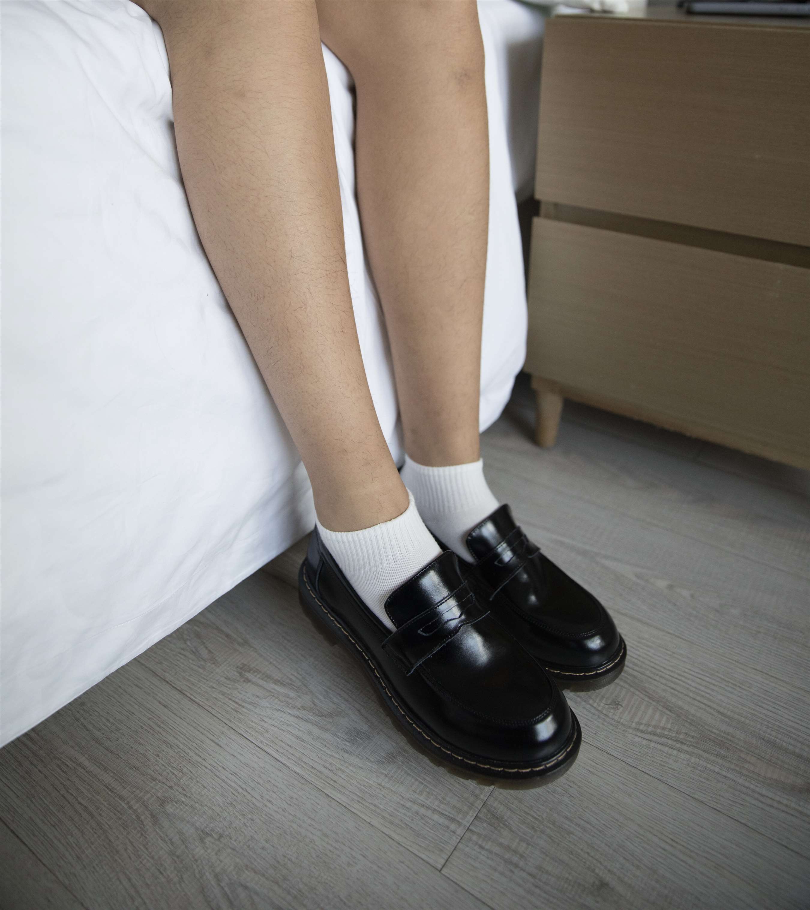 《黑色制服の棉袜脚【附送视频1个】》作品图