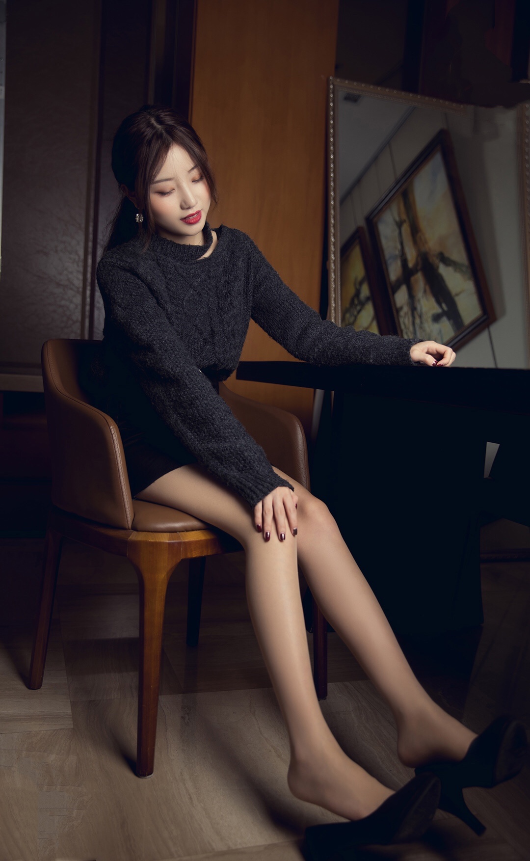 《包臀裙の高跟脱丝足》作品图