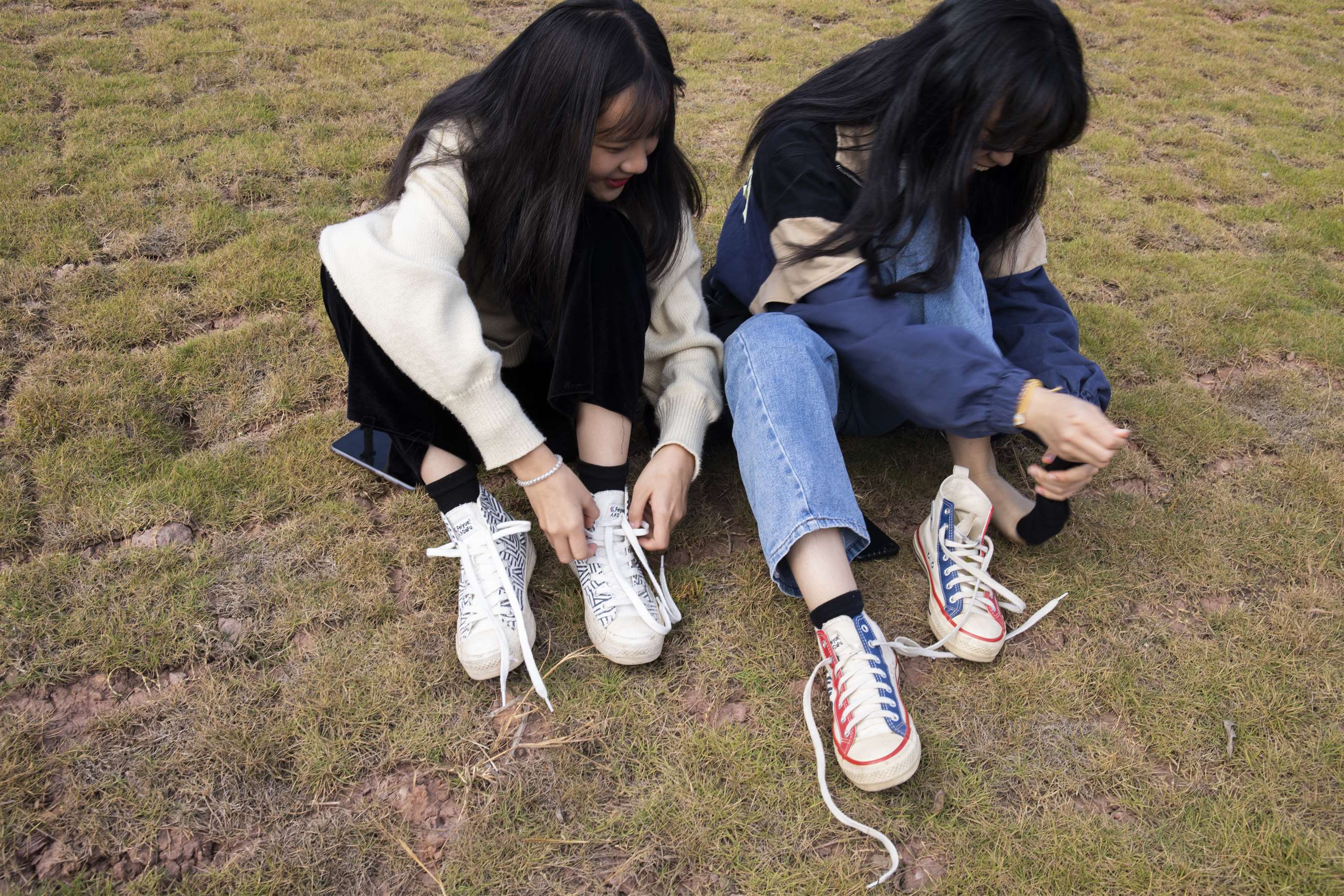 《高中学妹互脚》作品图