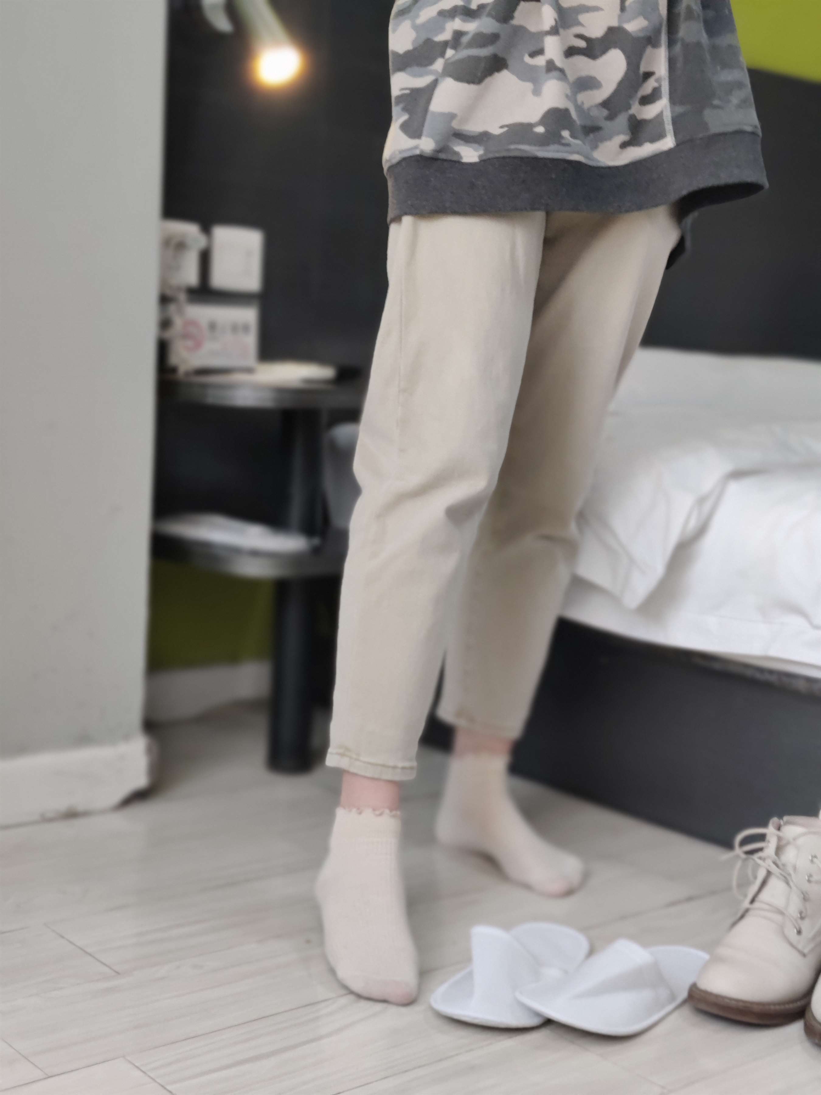 《长腿学妹38码棉袜大脚丫》作品图