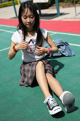 黑帆布搭配3双袜子の裸足