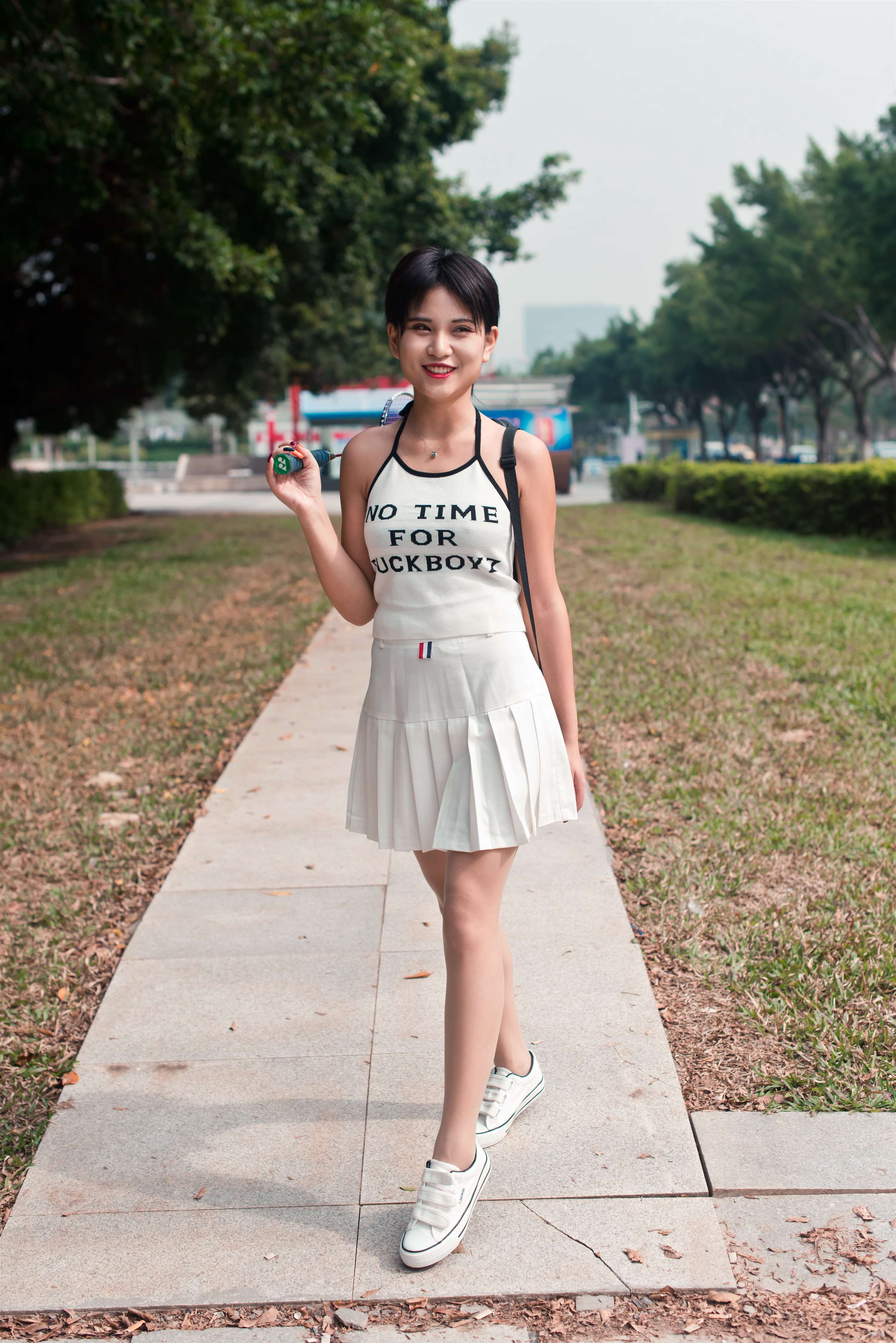 《萌宝儿丝袜打羽毛球【附送视频1个】》作品图