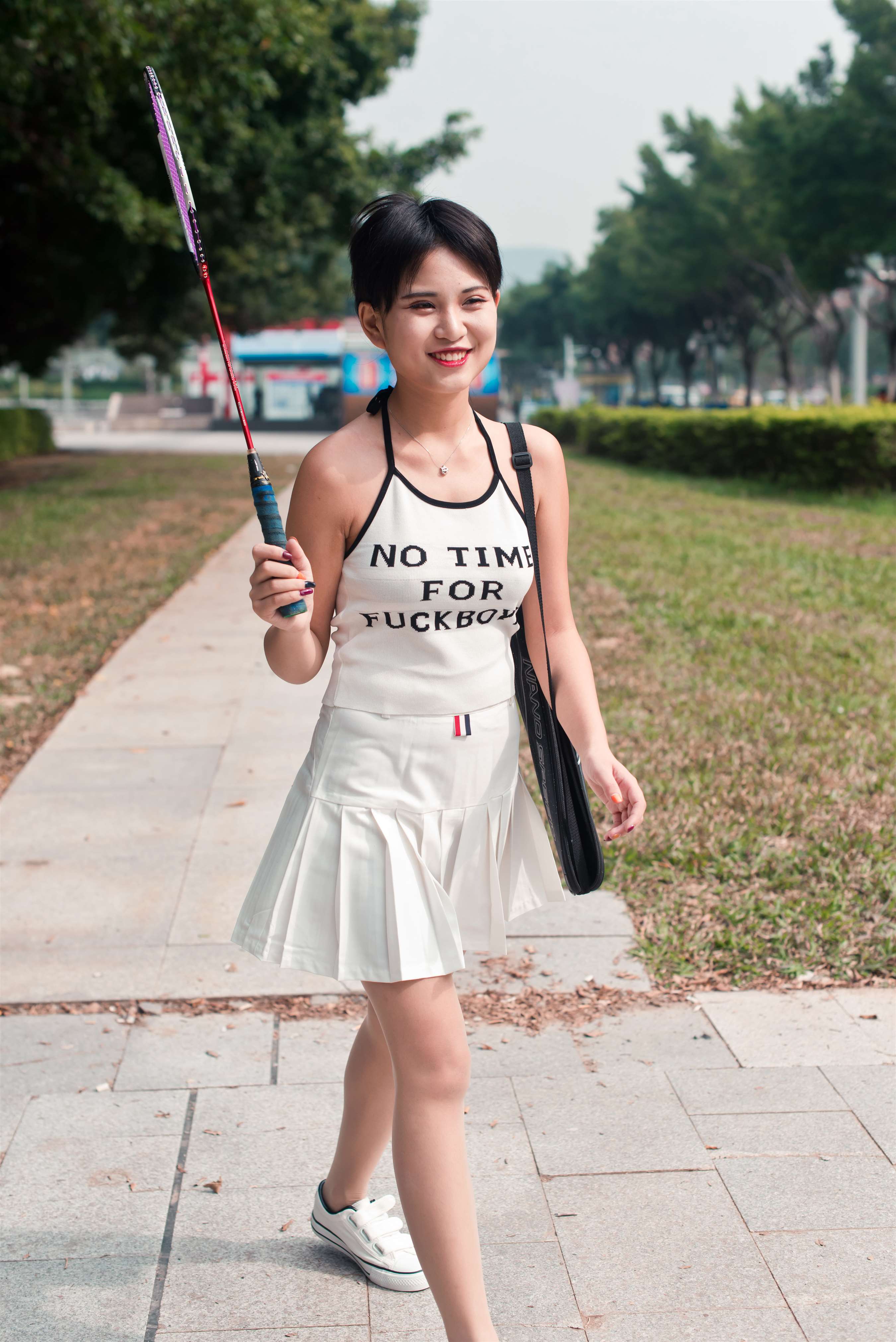 《萌宝儿丝袜打羽毛球【附送视频1个】》作品图