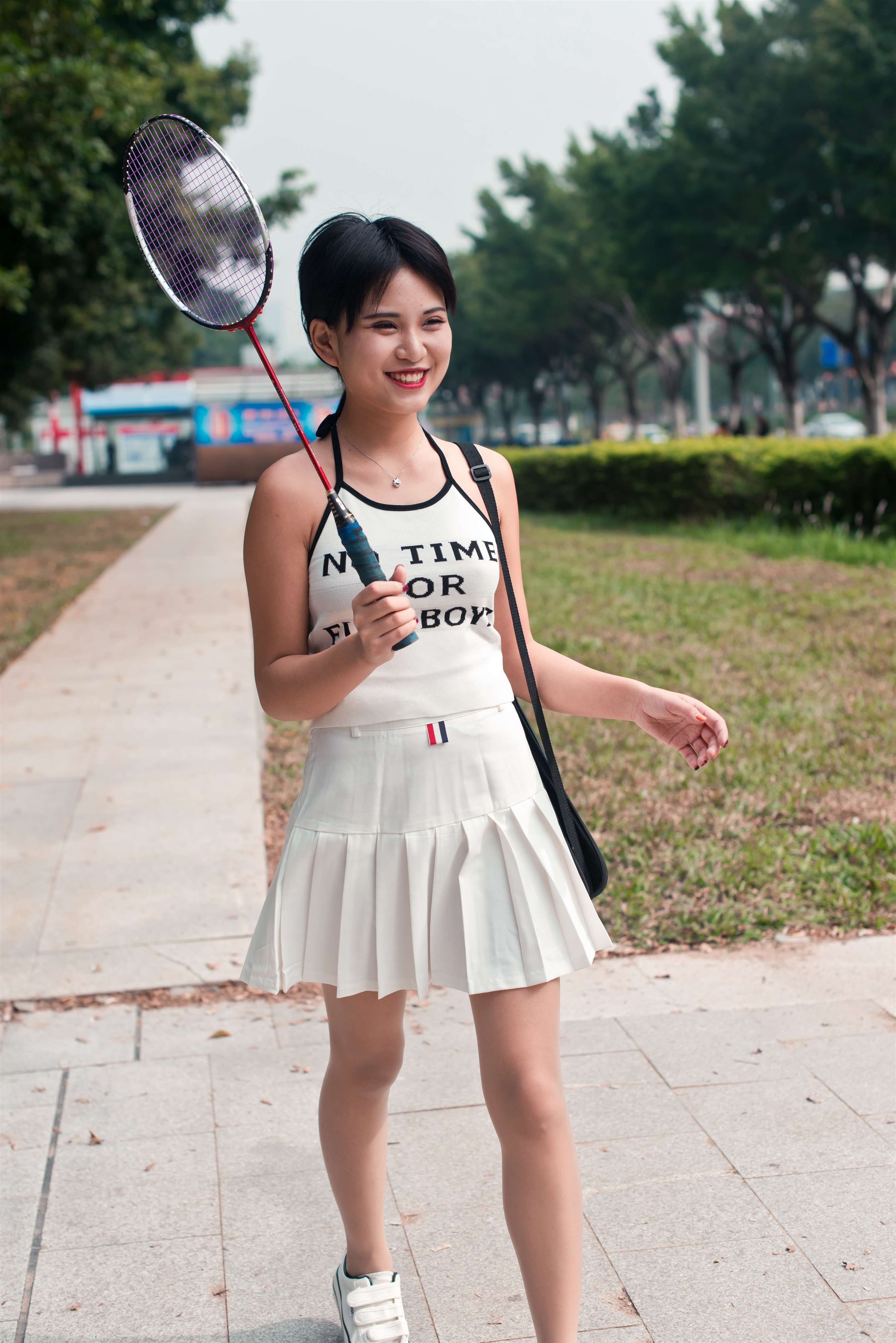 《萌宝儿丝袜打羽毛球【附送视频1个】》作品图