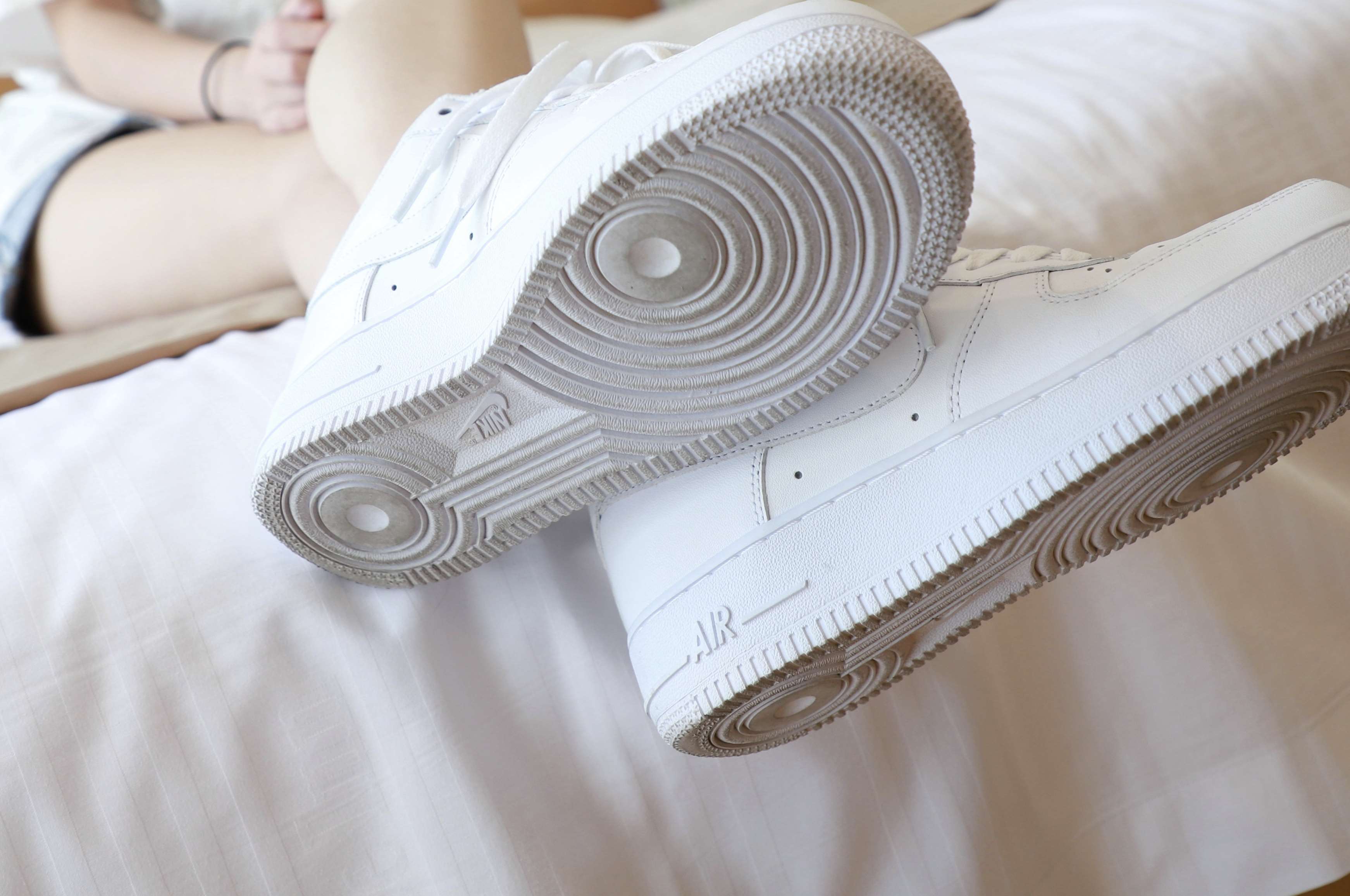 《热裤板鞋の棉袜脚丫》作品图