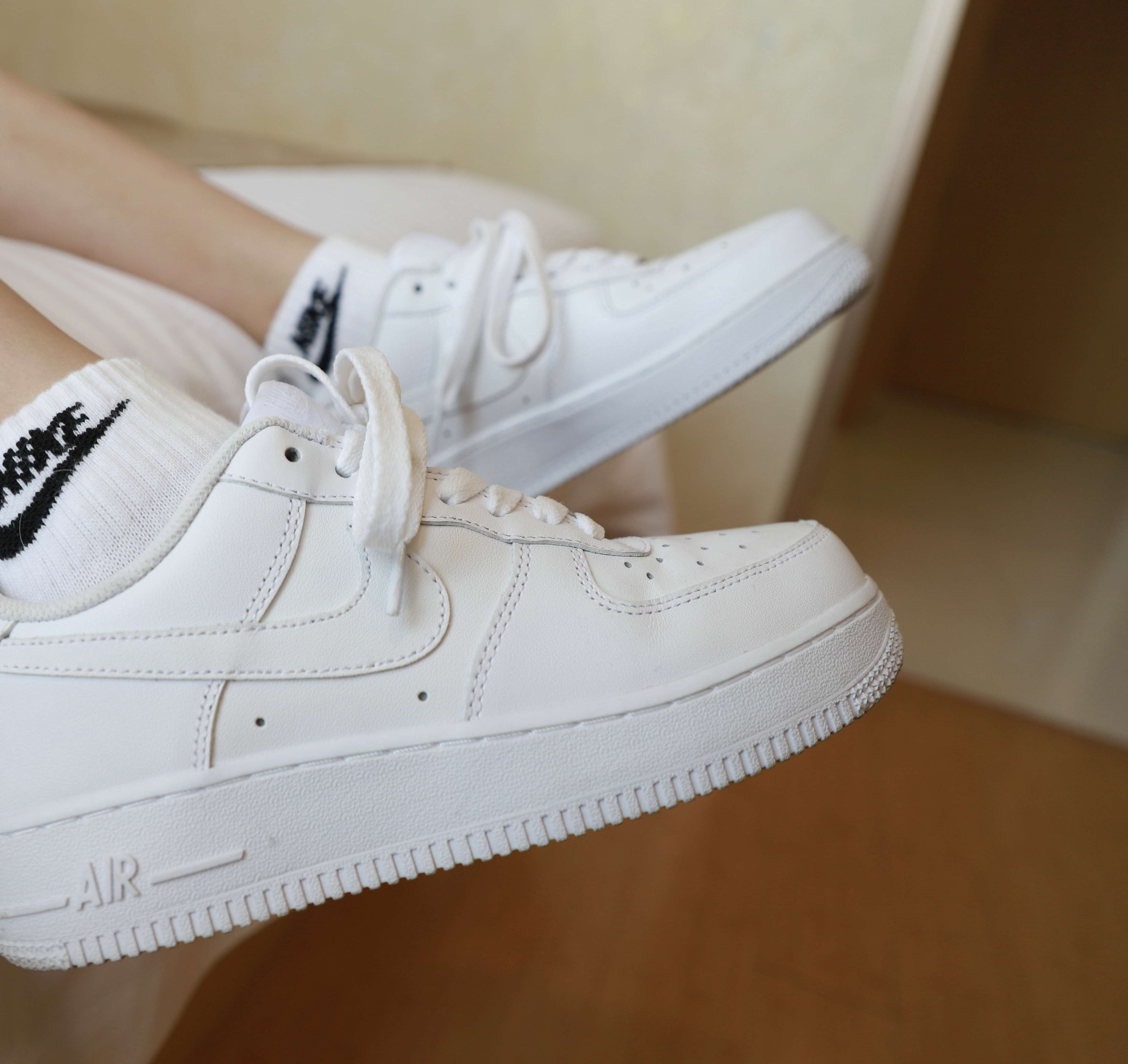 《热裤板鞋の棉袜脚丫》作品图