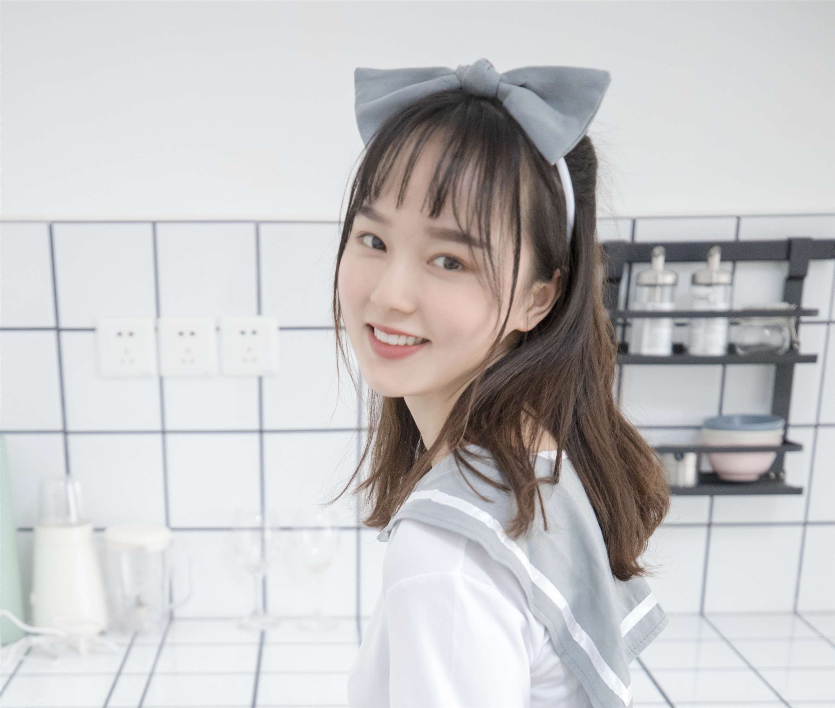 《小玥玥肉丝脚丫【套图+视频】》作品图