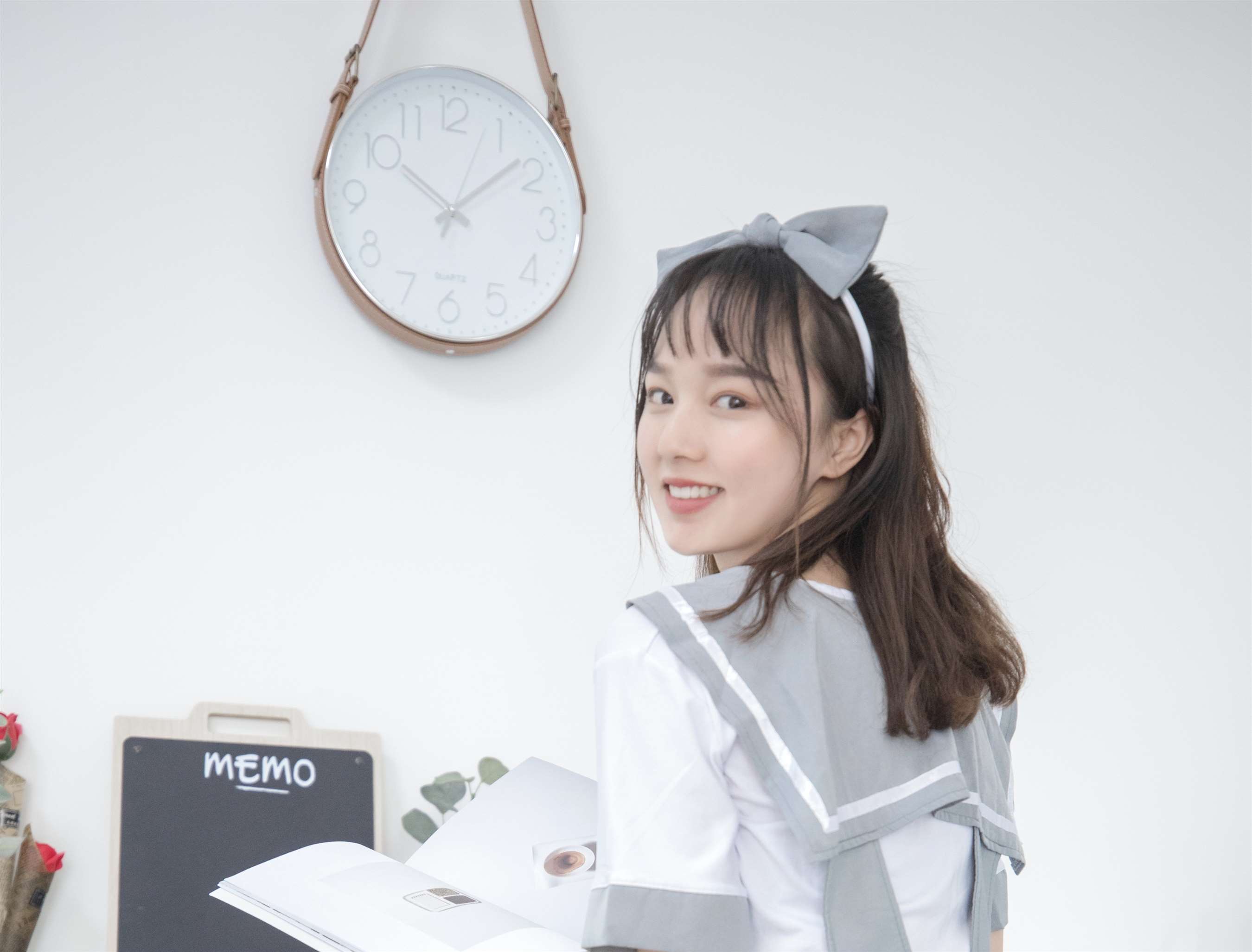 《小玥玥肉丝脚丫【套图+视频】》作品图