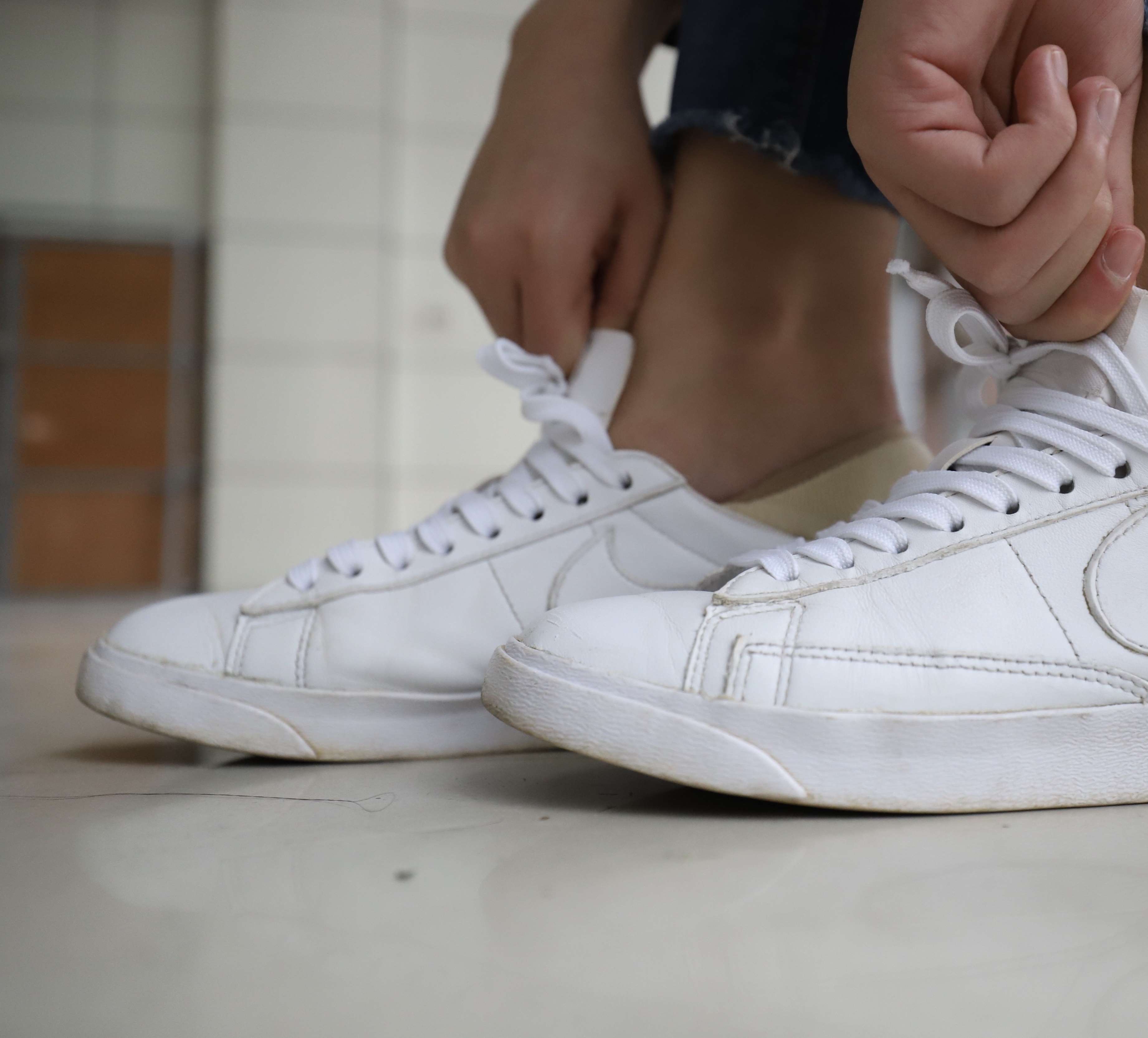 《皮衣牛仔の板鞋船袜脚丫》作品图