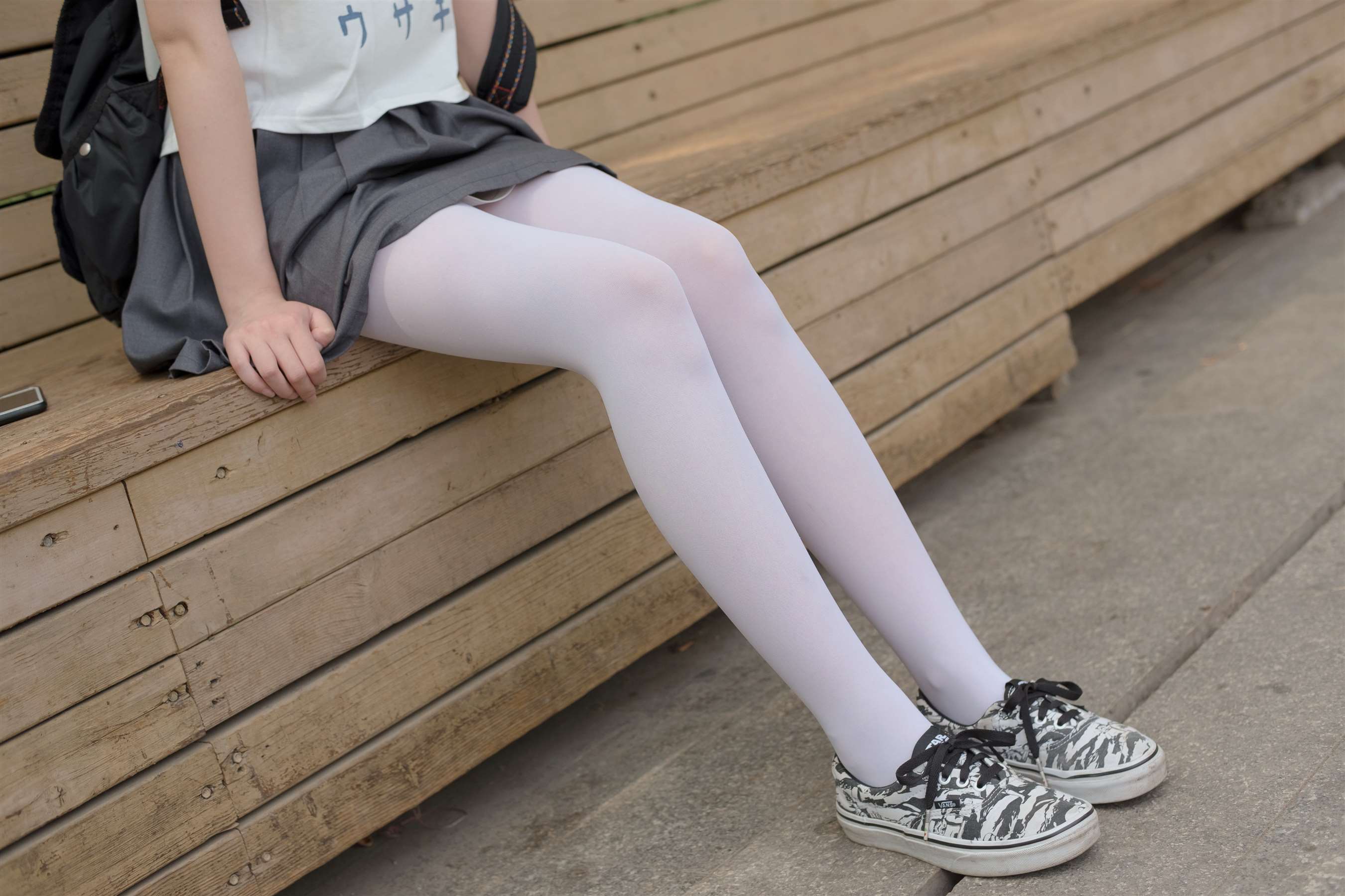 《白丝户外运动》作品图