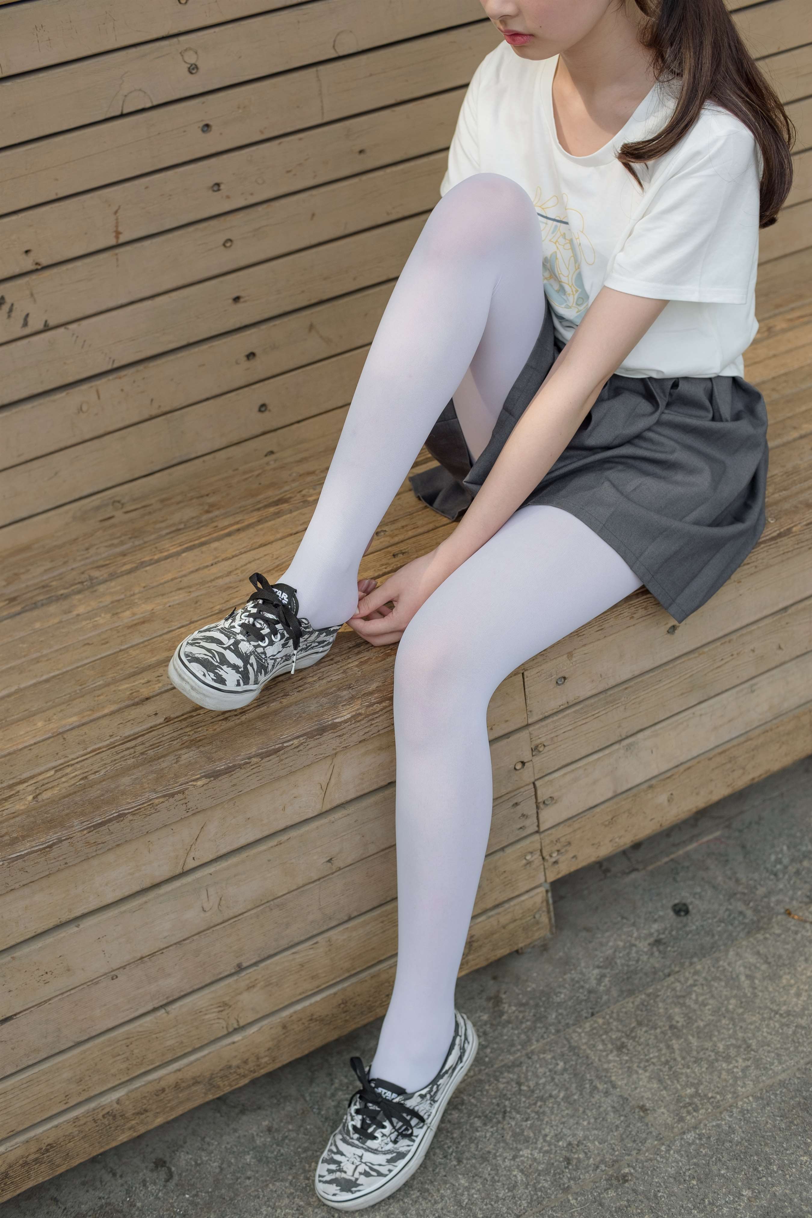 《白丝户外运动》作品图