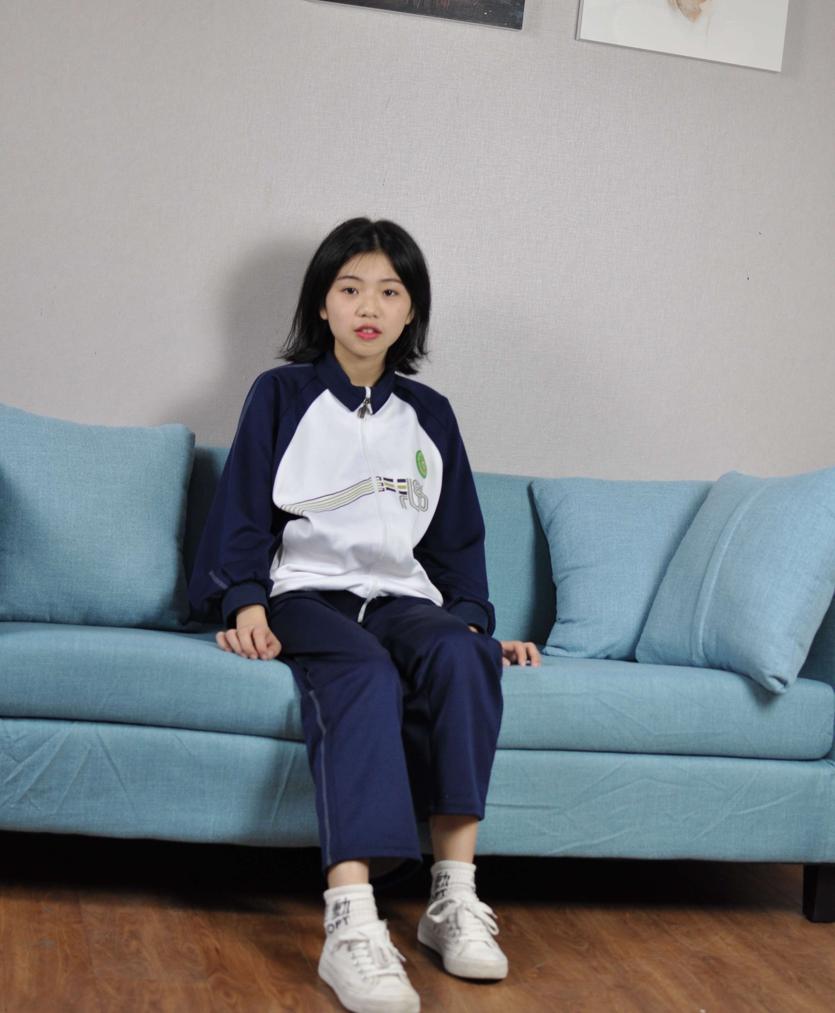 《学妹布鞋棉袜脚【套图+视频1个】》作品图