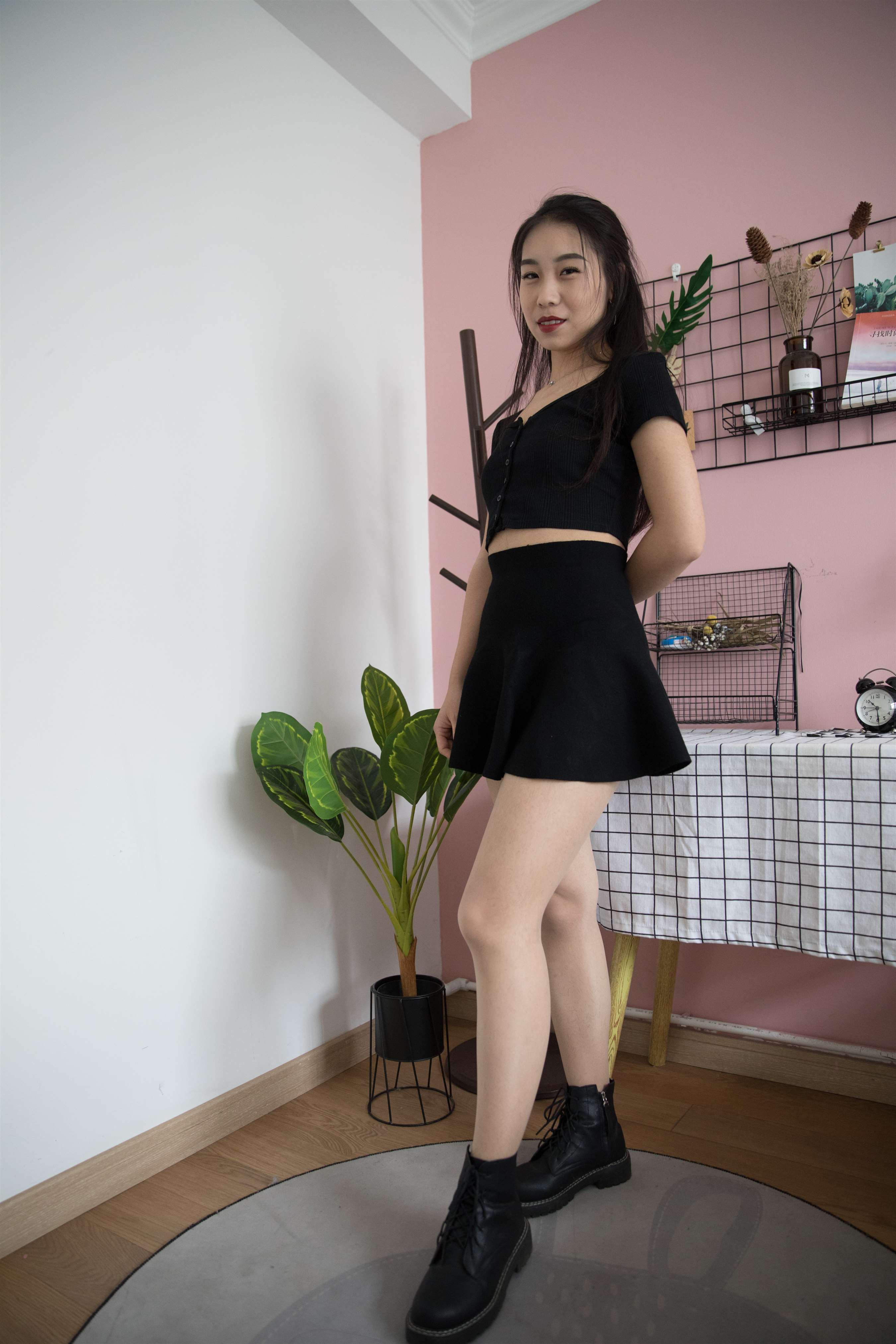 《连衣裙の短靴丝足【套图+视频1个】》作品图