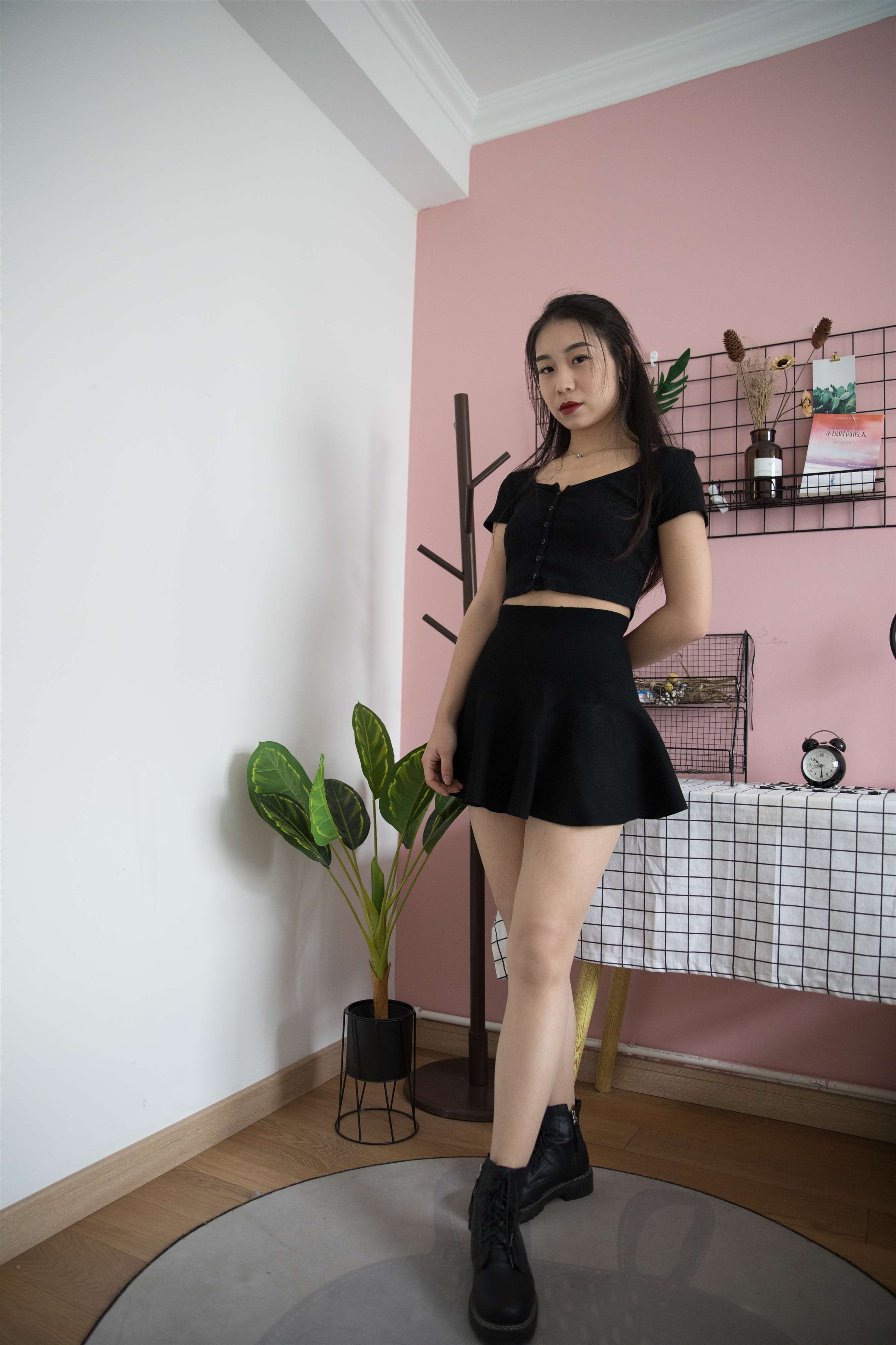 《连衣裙の短靴丝足【套图+视频1个】》作品图