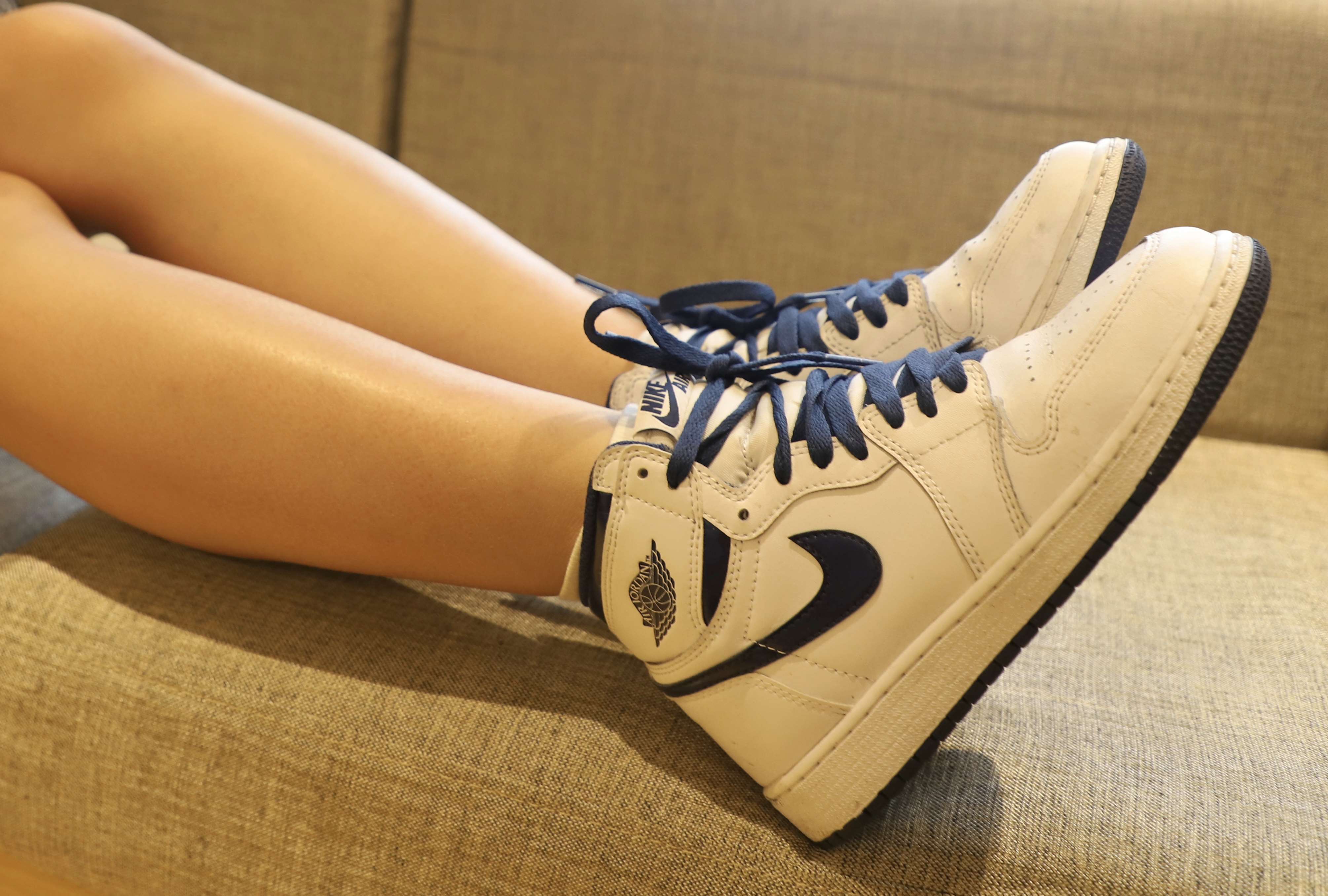 《板鞋の白棉袜嫩足》作品图