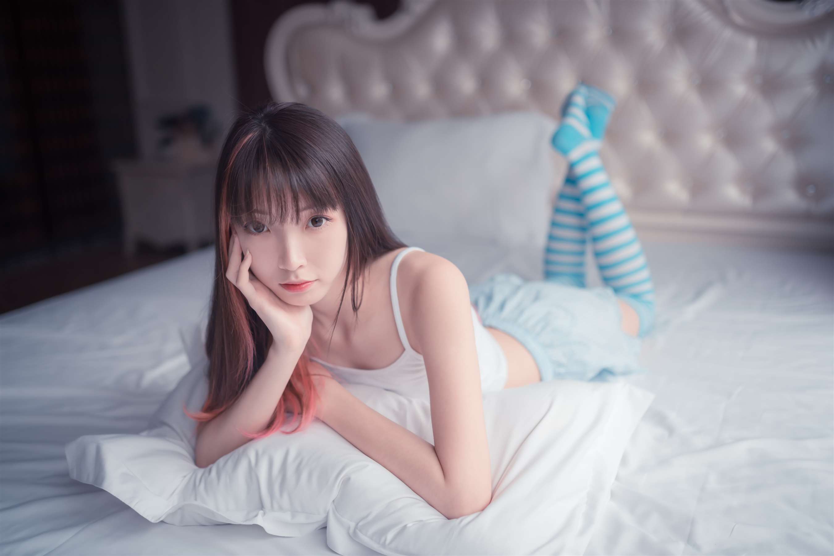 《条纹长棉袜》作品图