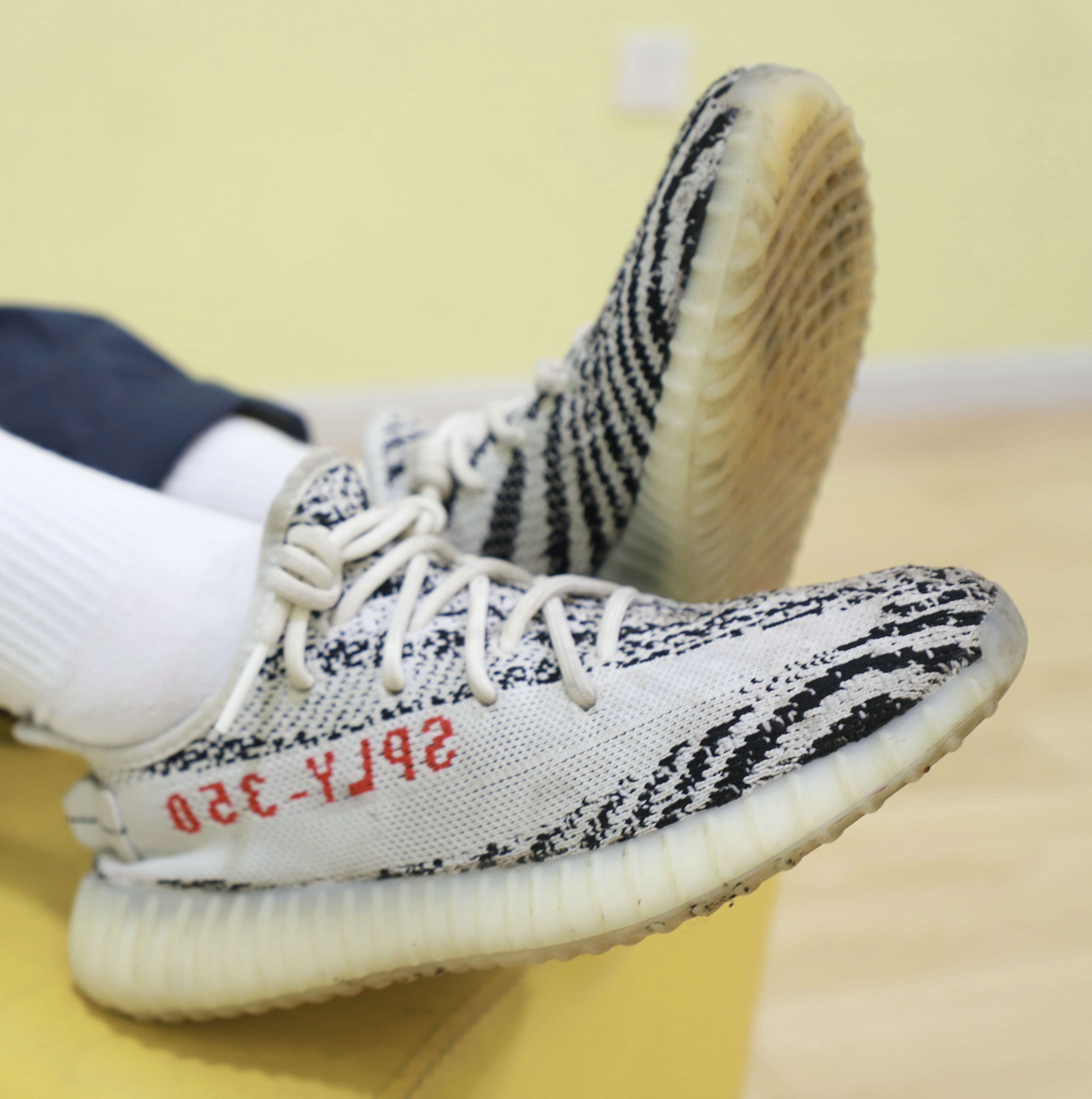 《清纯眼镜学妹》作品图