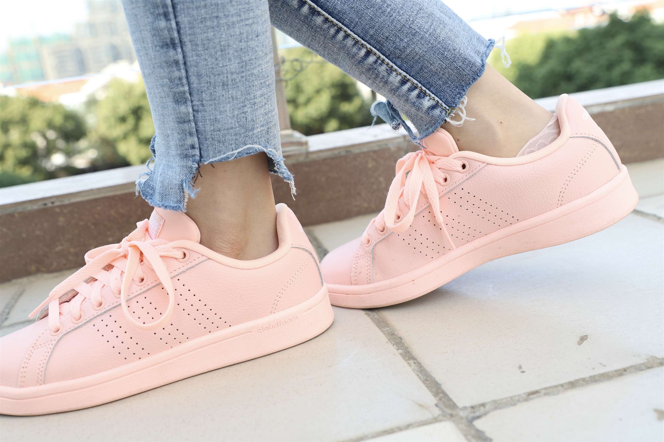 《粉运动鞋の船袜脚【套图+视频1个】》作品图