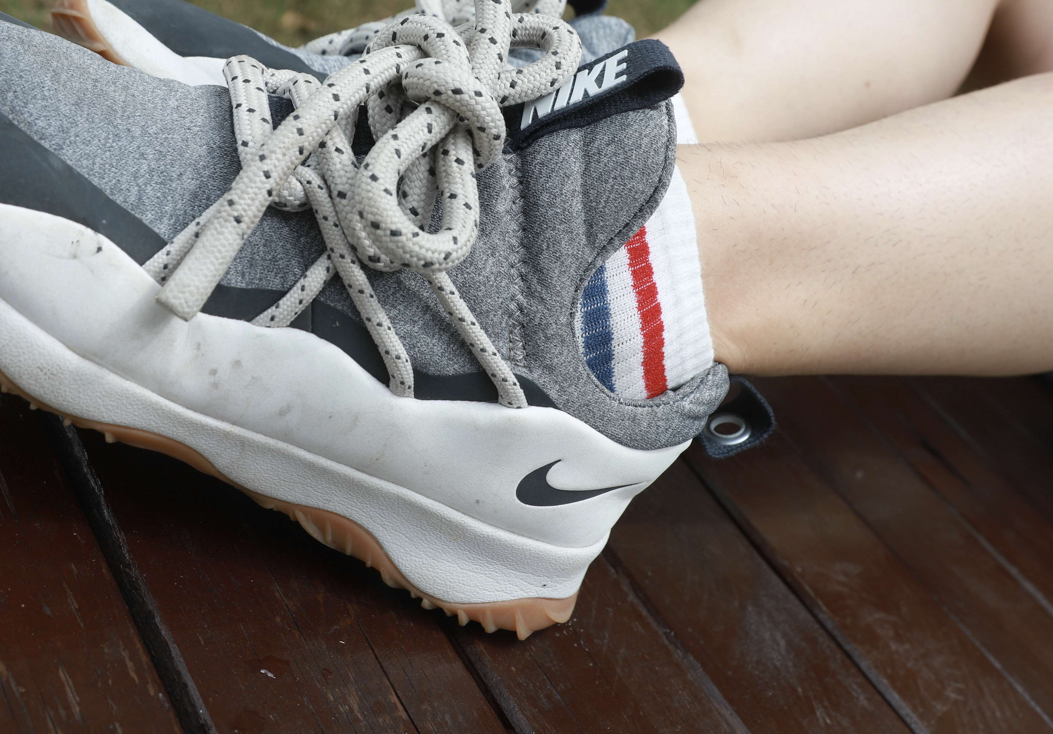 《学妹的白脏棉袜【套图+视频1个】》作品图