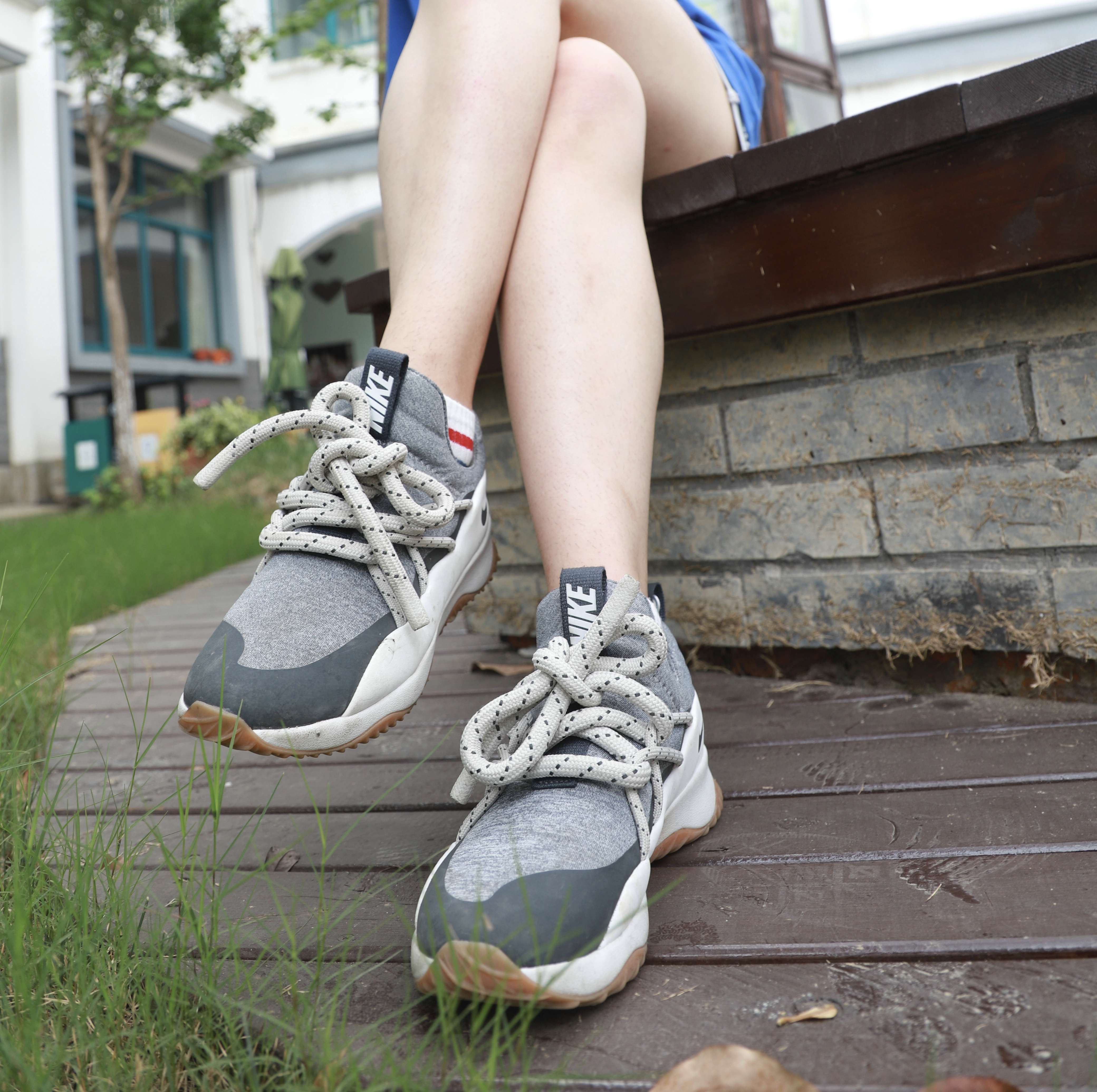 《学妹的白脏棉袜【套图+视频1个】》作品图