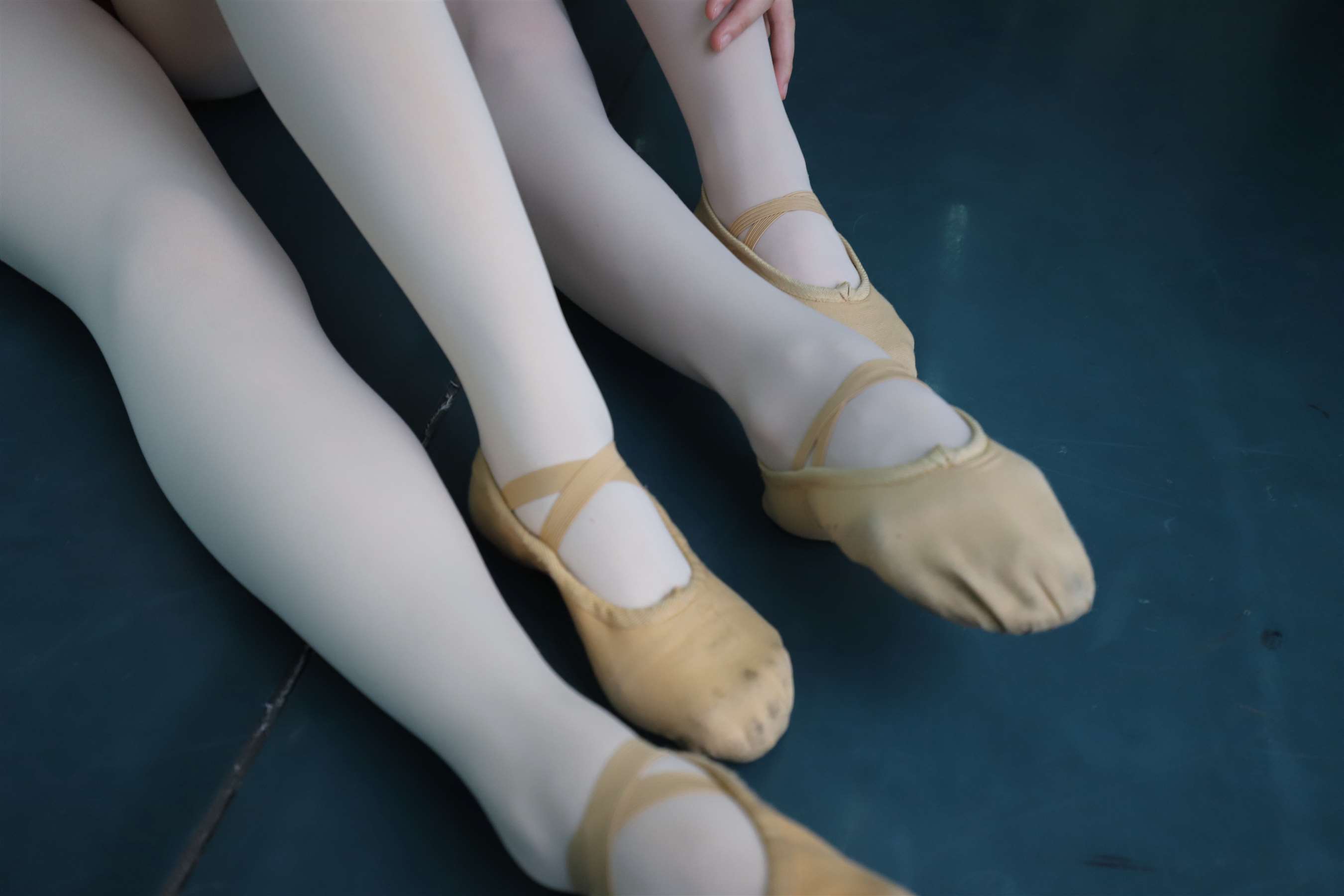 《和闺蜜一起练舞下【套图+视频4个】》作品图