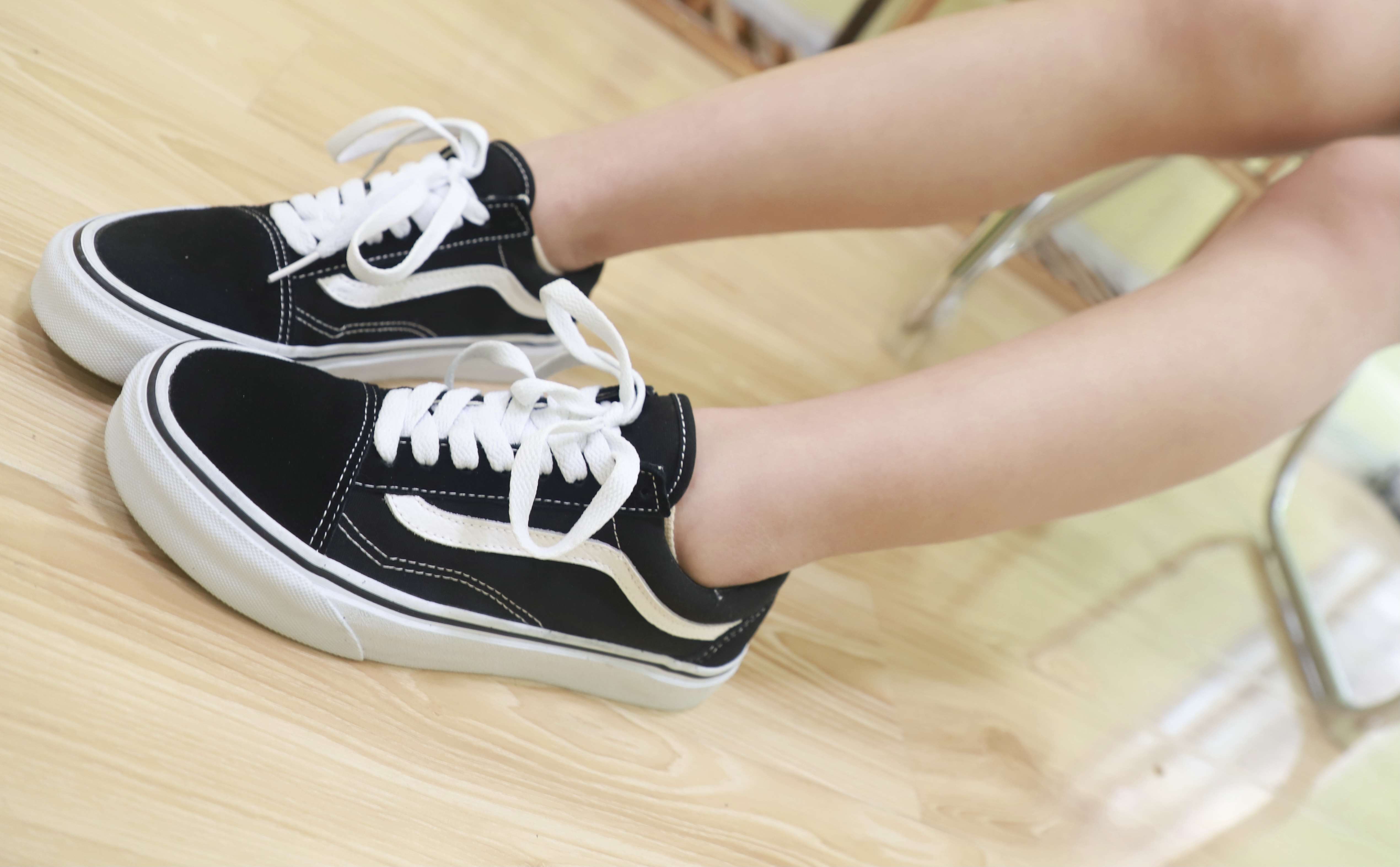 《布鞋の西瓜船袜脚》作品图