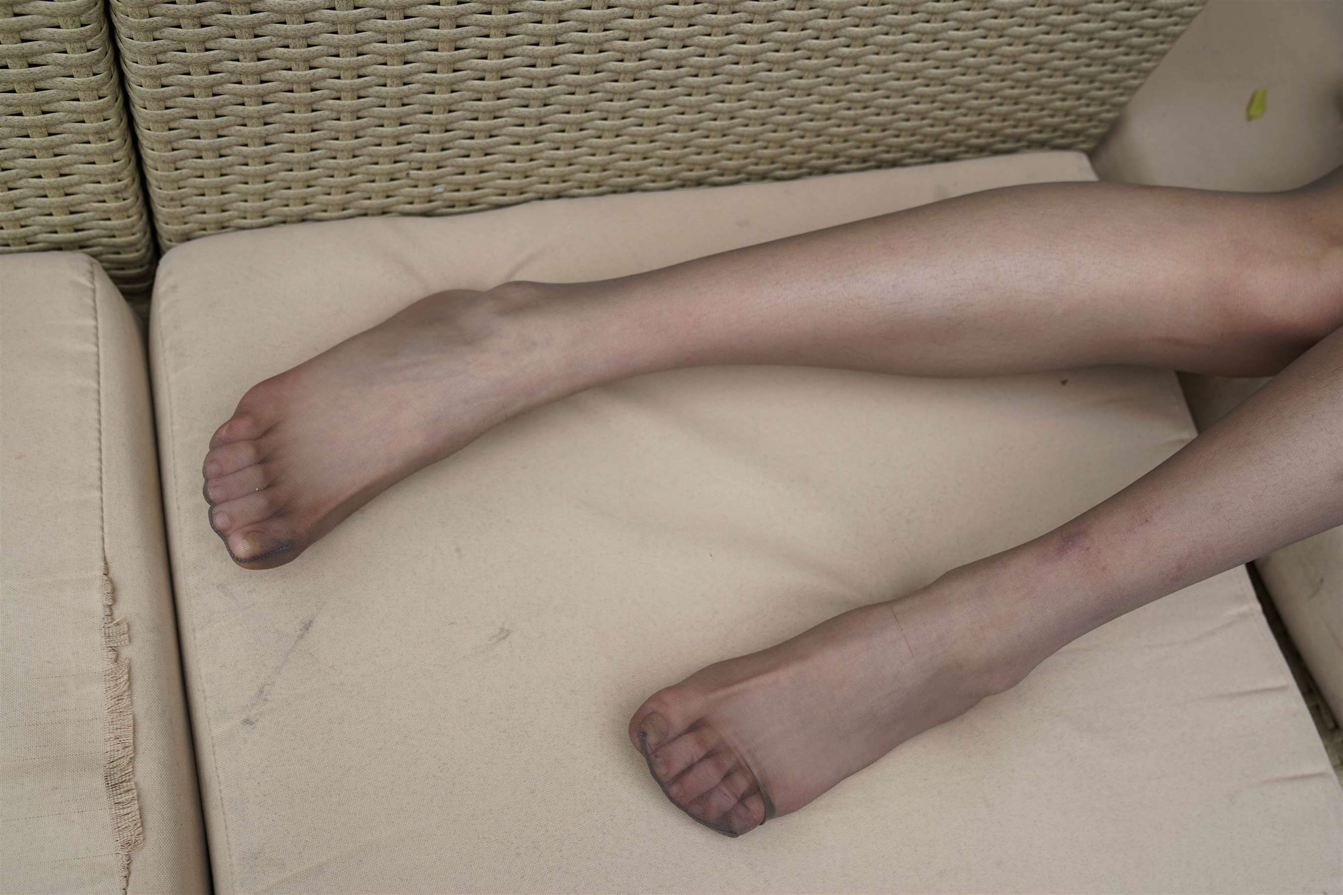 《小霞无处安置的长腿丝足》作品图