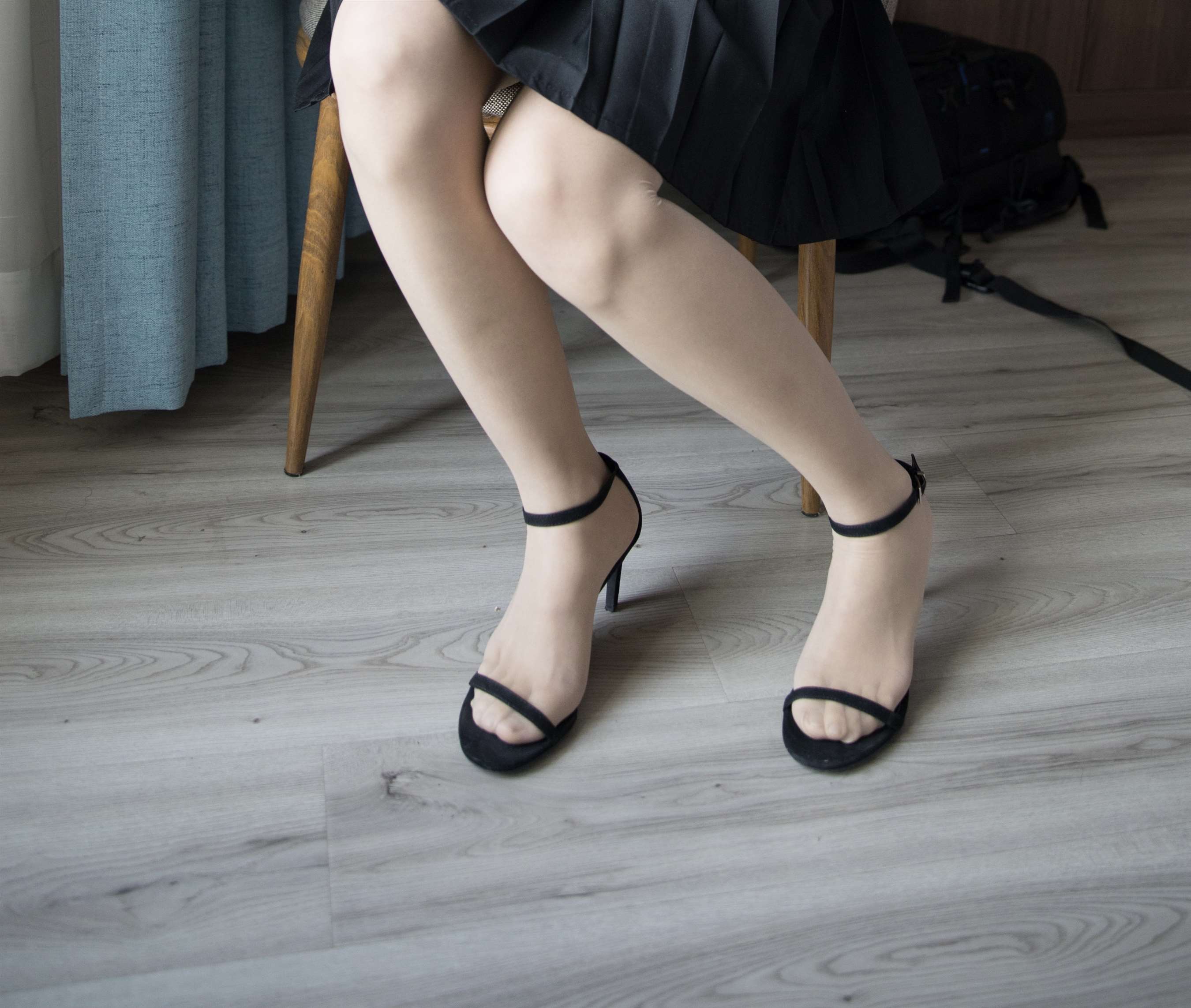 《衬衣の高跟丝足【套图+视频1个】》作品图