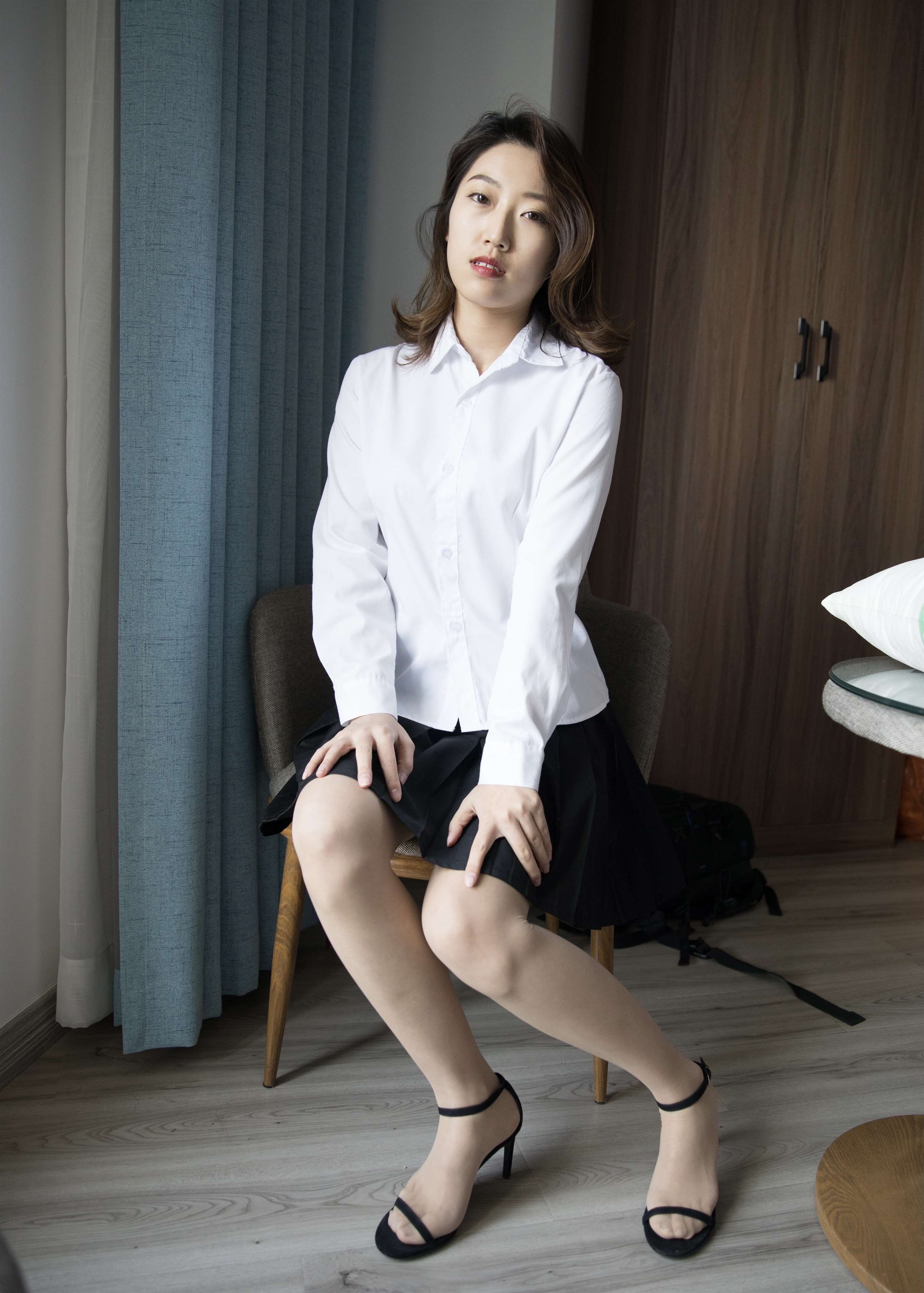 《衬衣の高跟丝足【套图+视频1个】》作品图