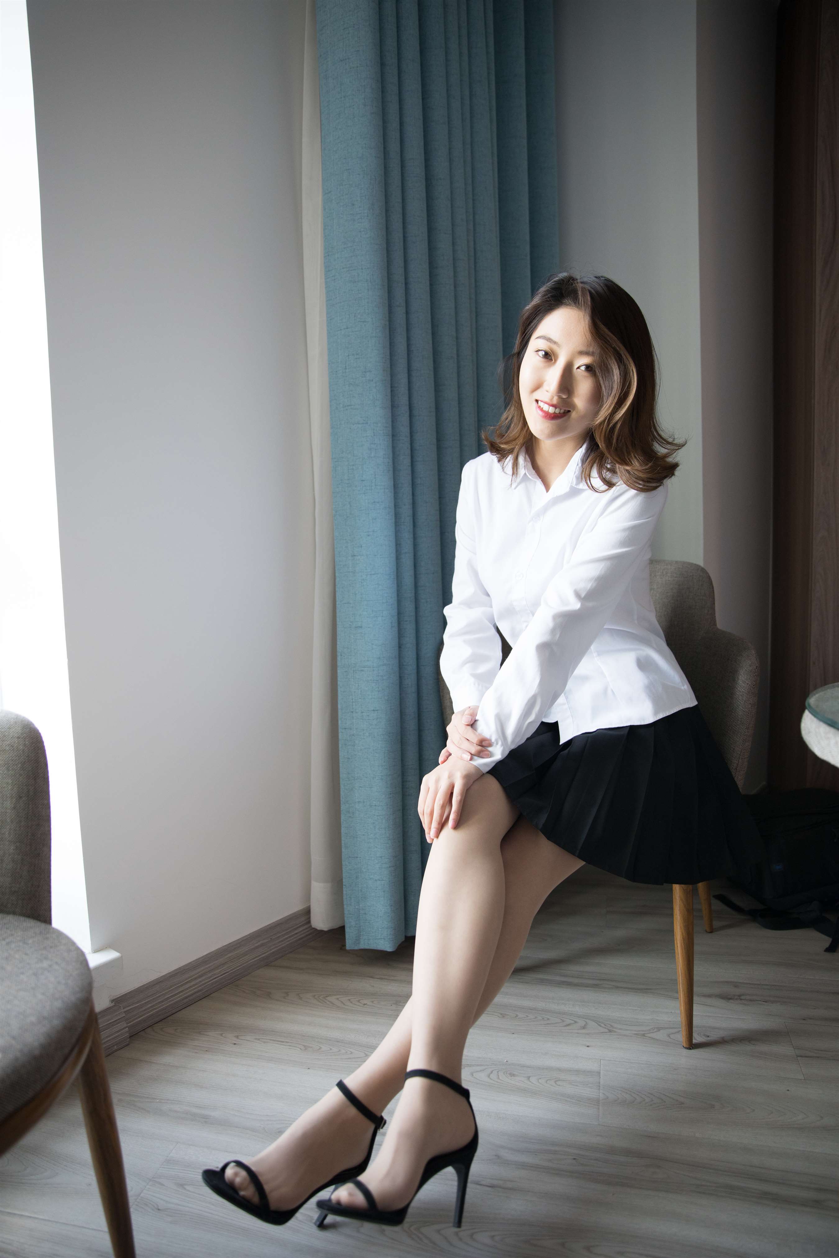 《衬衣の高跟丝足【套图+视频1个】》作品图